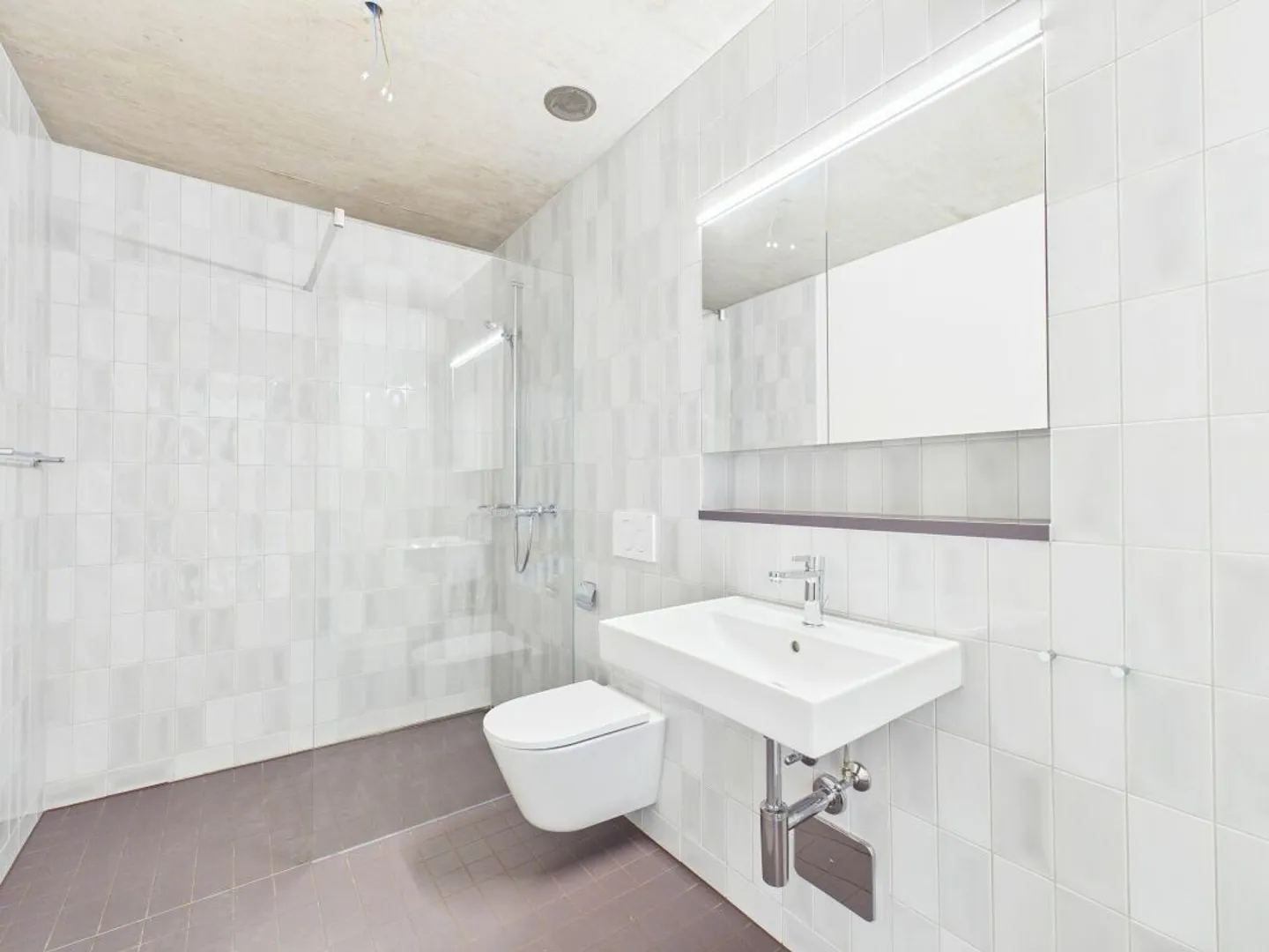Modernes Apartment mit Balkon - Foto 4 von 13