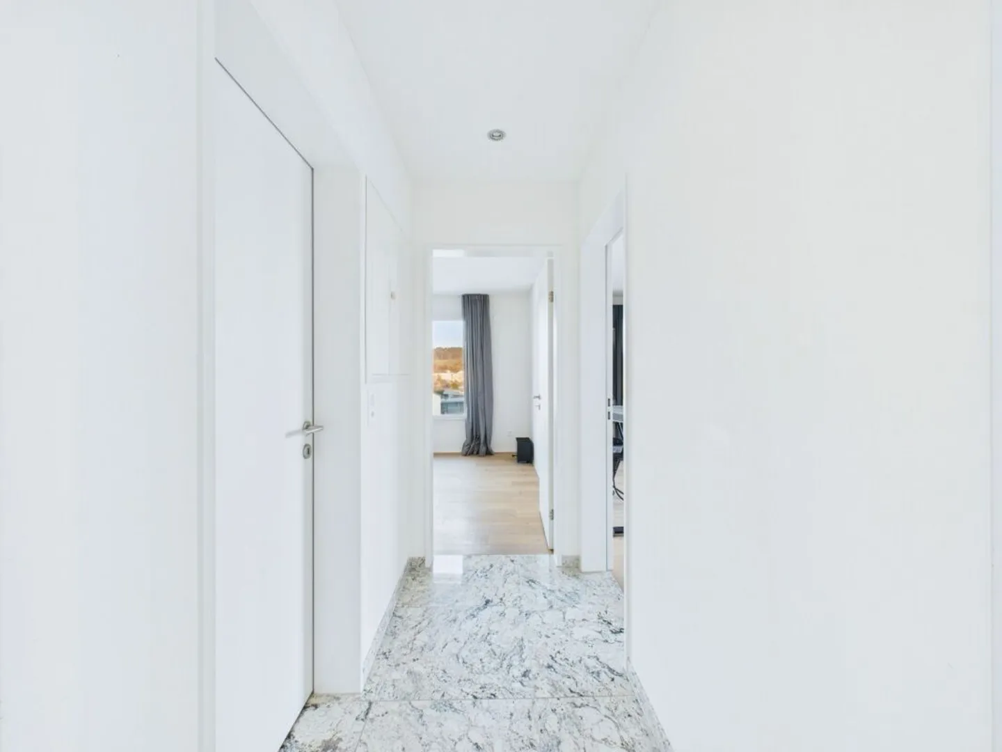 Esclusivo appartamento attico di 4,5 locali con top design interno nel centro di Kloten - Foto 11 di 13