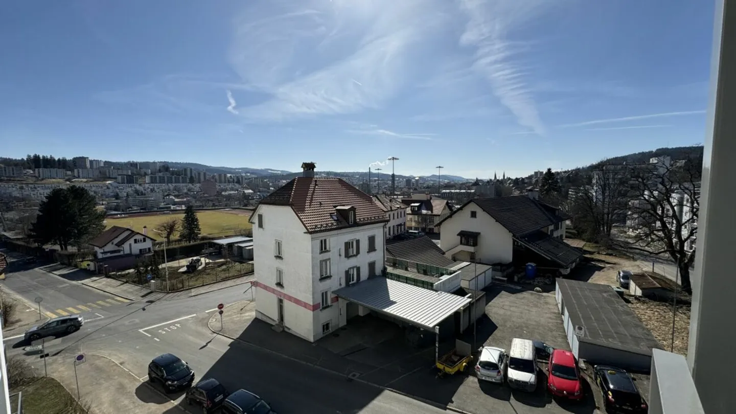 Appartement 2 chambres  moderne à La Chaux-de-Fonds - Idéal pour étudiant &amp; première occupation après rénovation complète - Photo 12 of 12