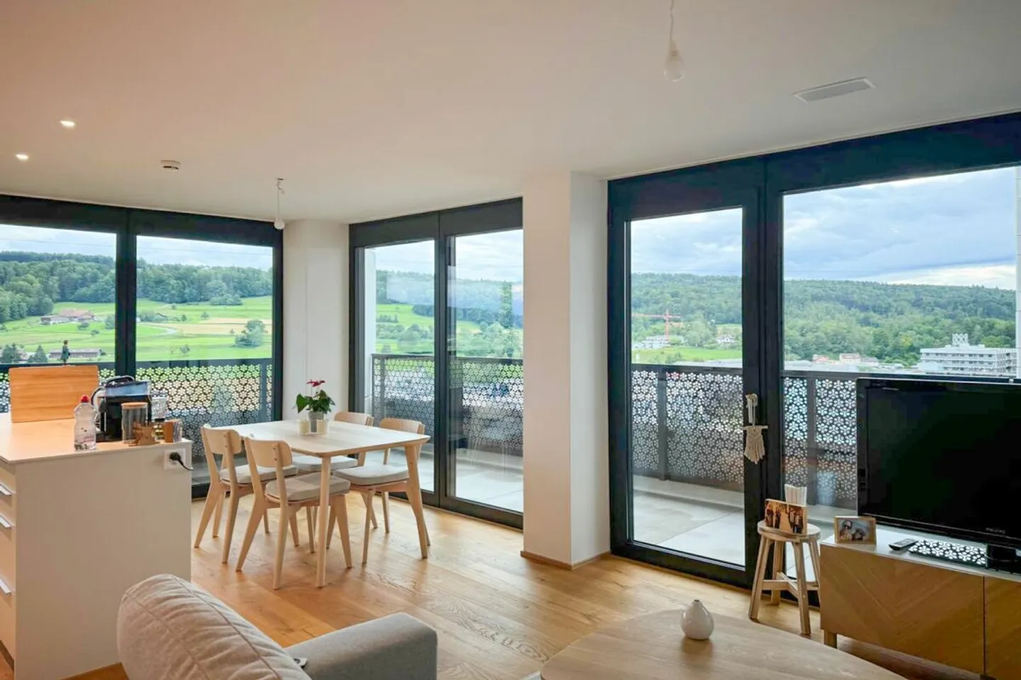 Ampio e lussuoso appartamento di 2.5 locali - Foto 2 di 8