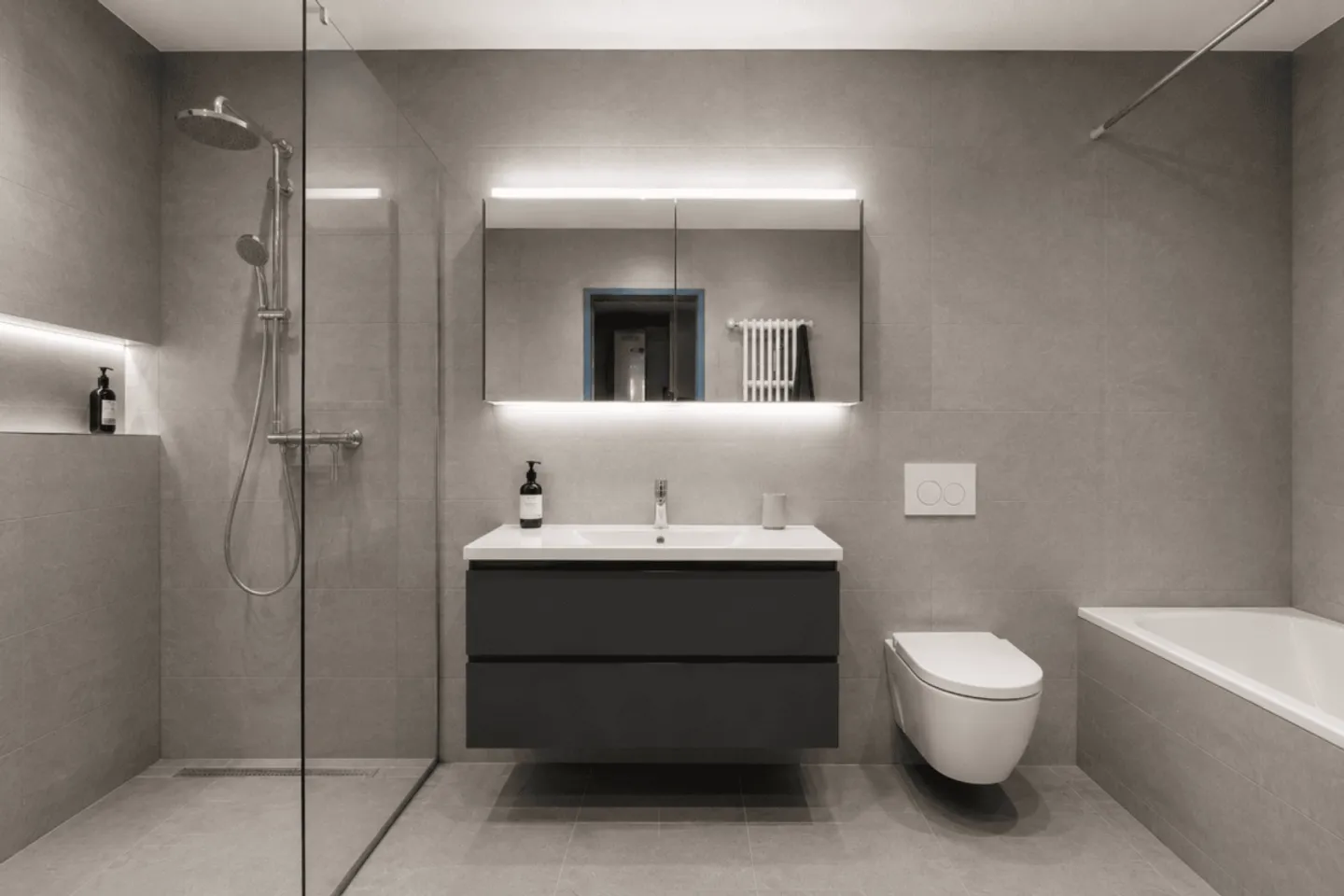 Appartement en attique spacieux de 5,5 pièces avec vaste terrasse sur le toit et potentiel d'aménagement individuel - Photo 6 sur 10