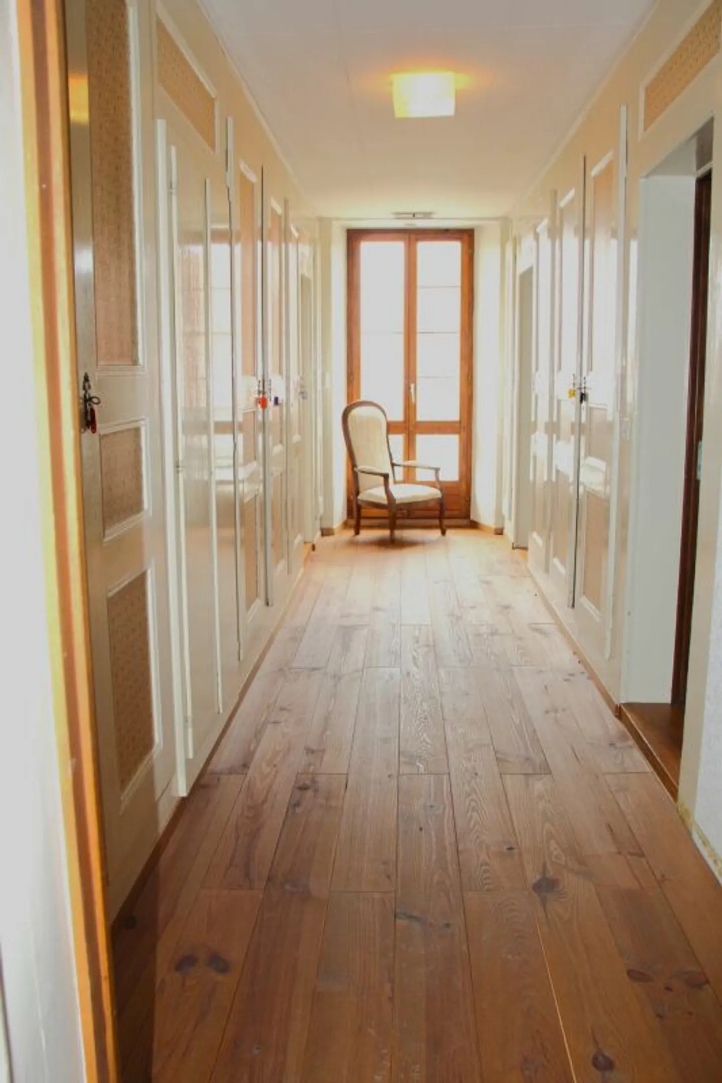 Restaurant / Hotel "La Couronne" in Les Bois JU - Photo 10 of 13