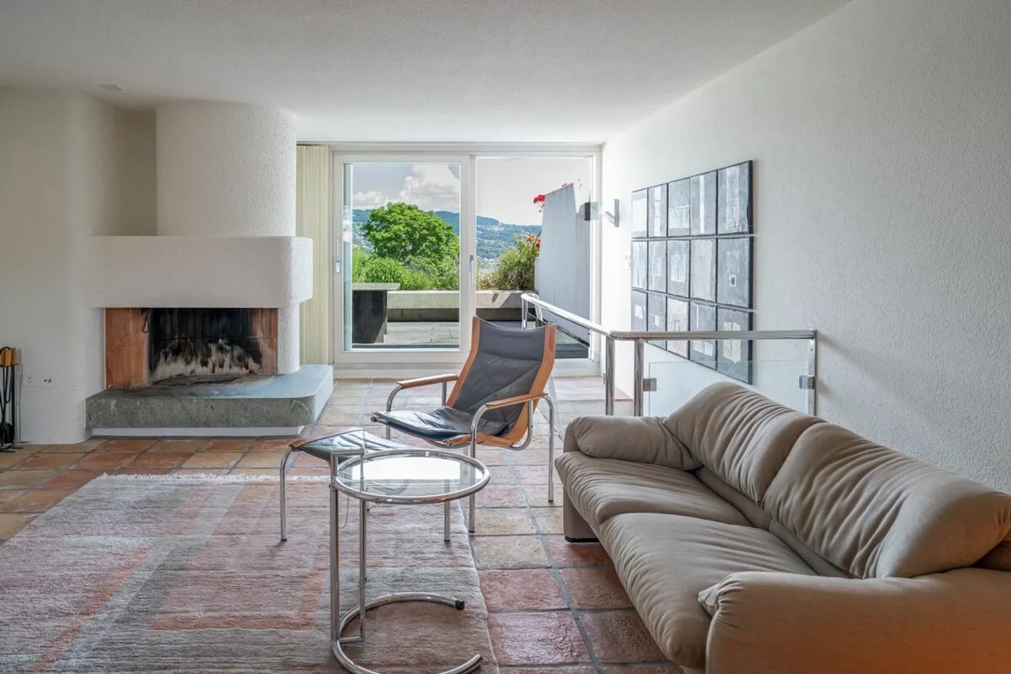 Appartamento duplex di 5.5 locali con vista da sogno, piscina esterna e campo da tennis - Foto 2 di 13