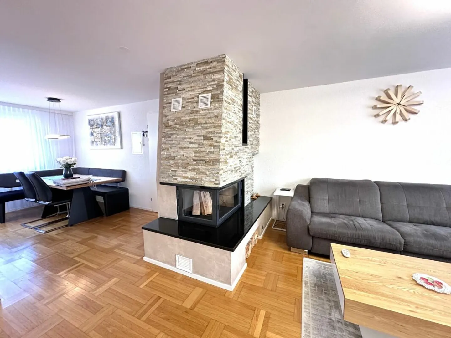 Moderne 4.5 Zimmer Wohnung - Foto 2 von 12