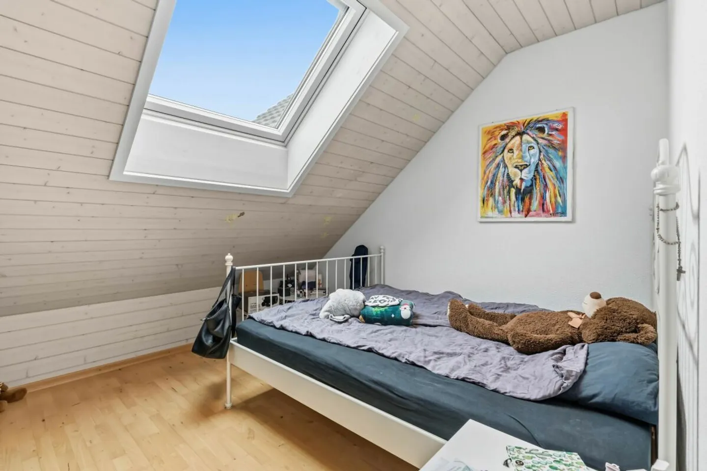 Spacious detached house with granny flat - Photo 10 of 13