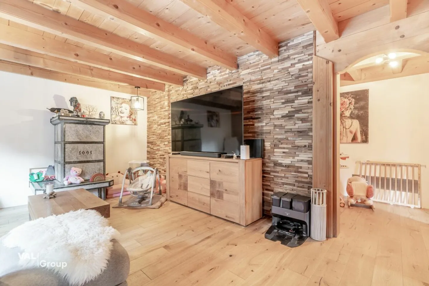 Charming 5.5-room single-family house - stylishly renovated, spacious and versatile - Photo 2 of 13