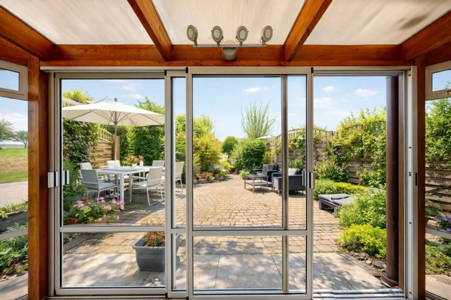 Maison individuelle avec beaucoup de potentiel - Photo 12 sur 12