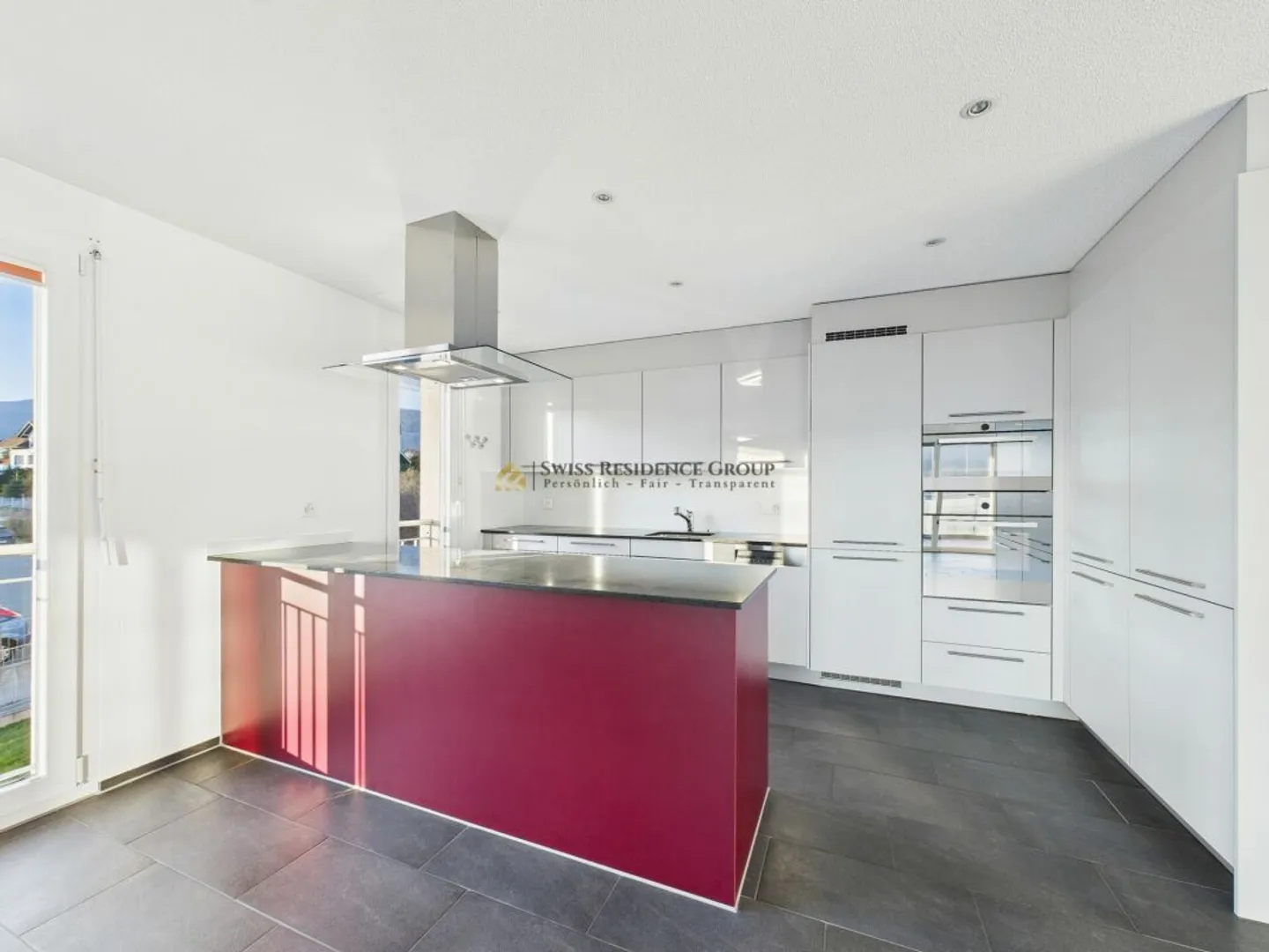 Modern apartment with a view and sunshine - Photo 9 of 12