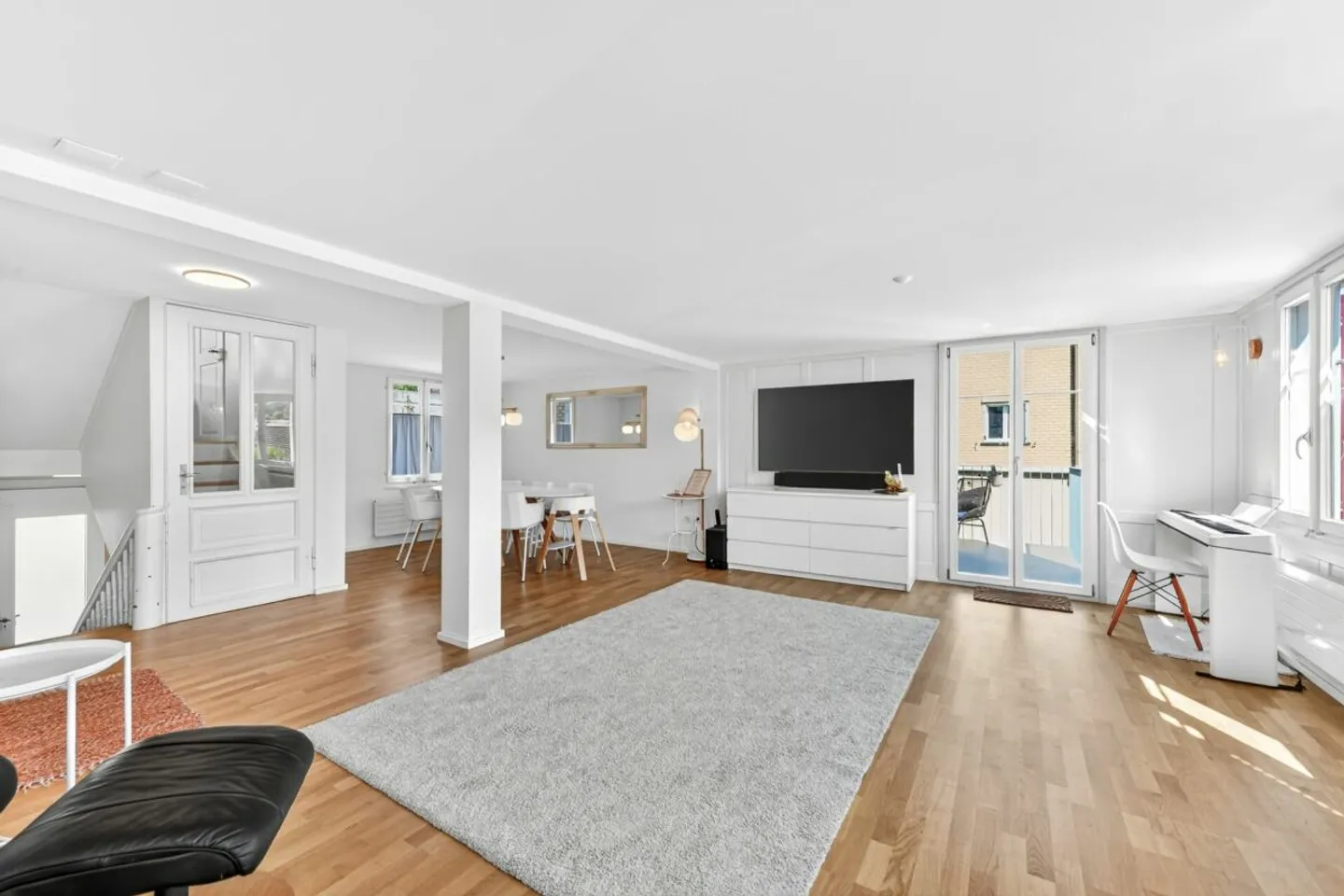 Historical charm meets modern comfort - Single-family house with a separate apartment - Photo 6 of 13