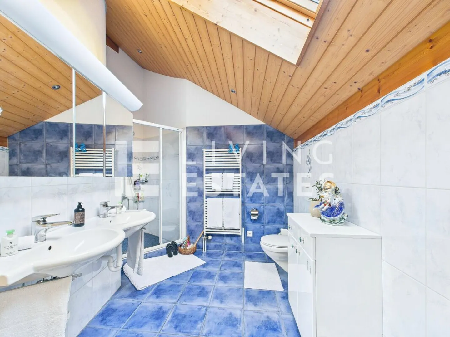 YOUR OASIS OF POWER - Photo 10 of 13