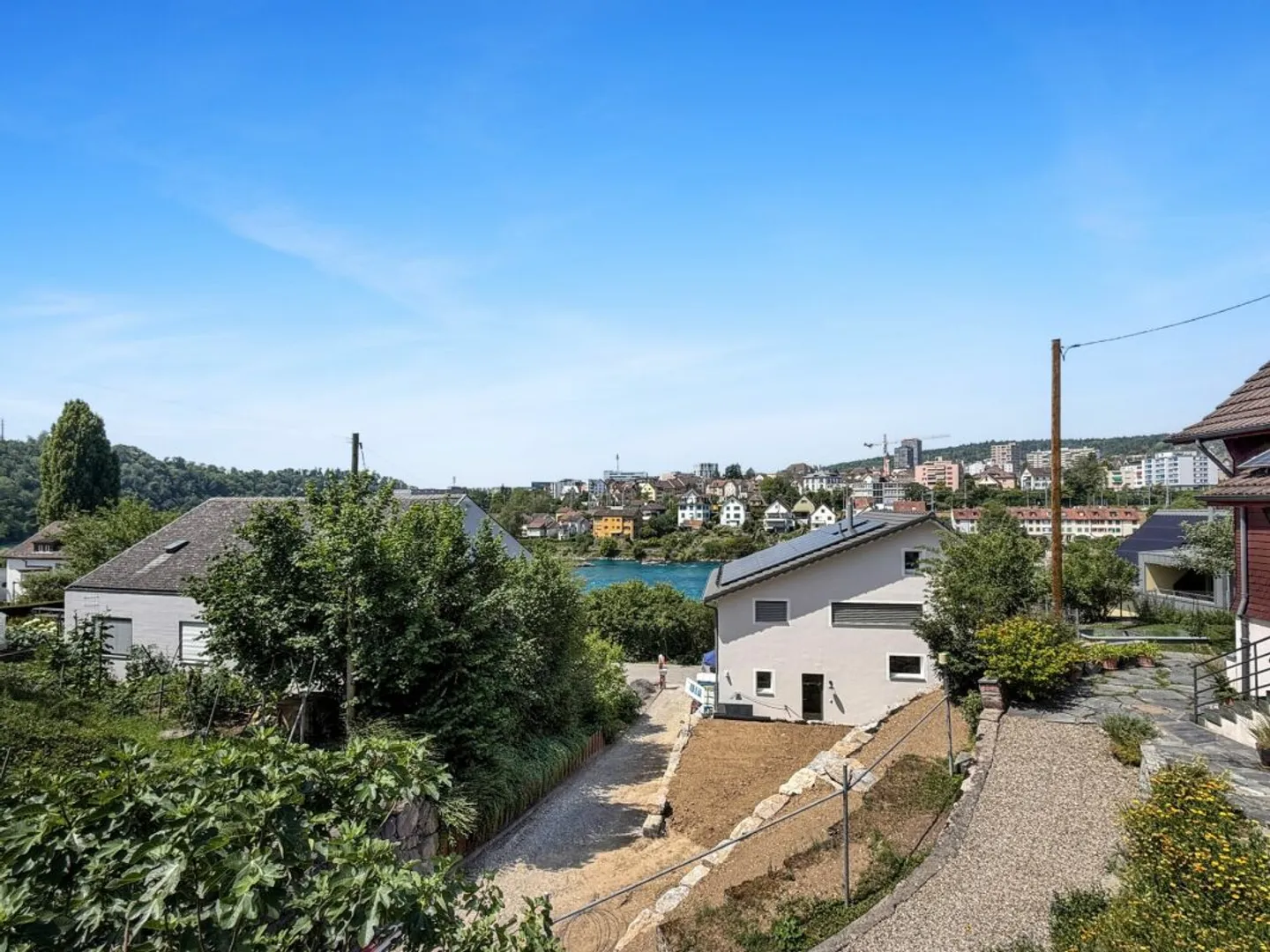 Ampio appartamento da sogno a Flurlingen: la città incontra la natura - Foto 1 di 13