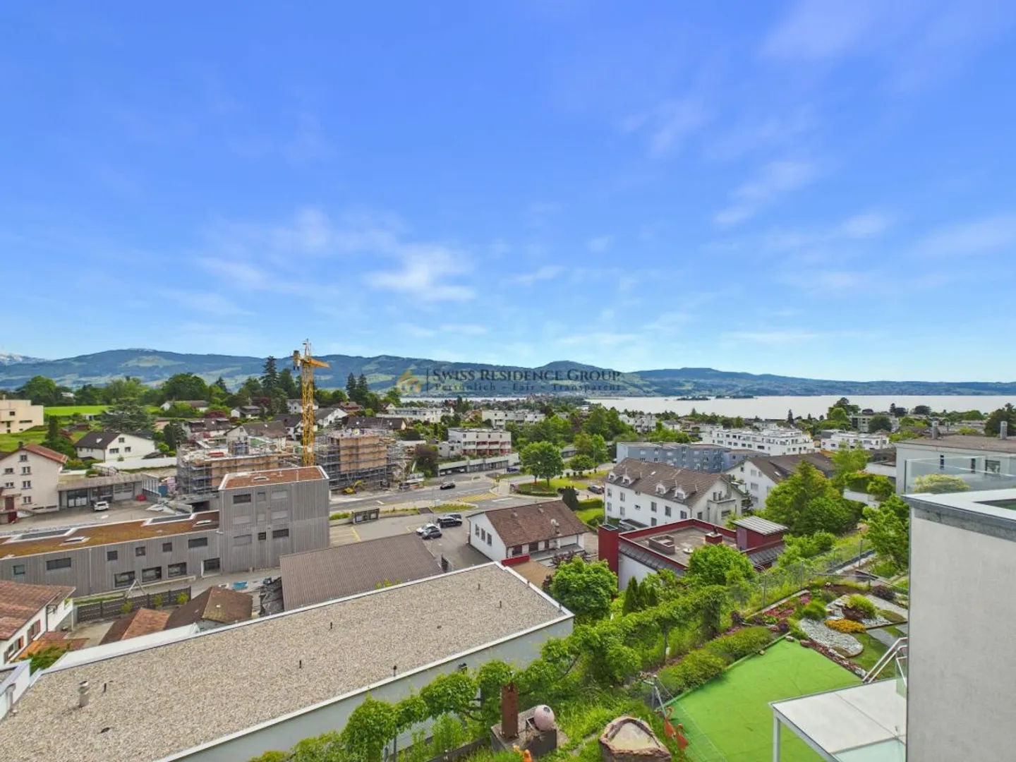 Maison de ville exclusive de 4,5 pièces avec vue incomparable sur le lac, le château et les montagnes - Photo 10 sur 13