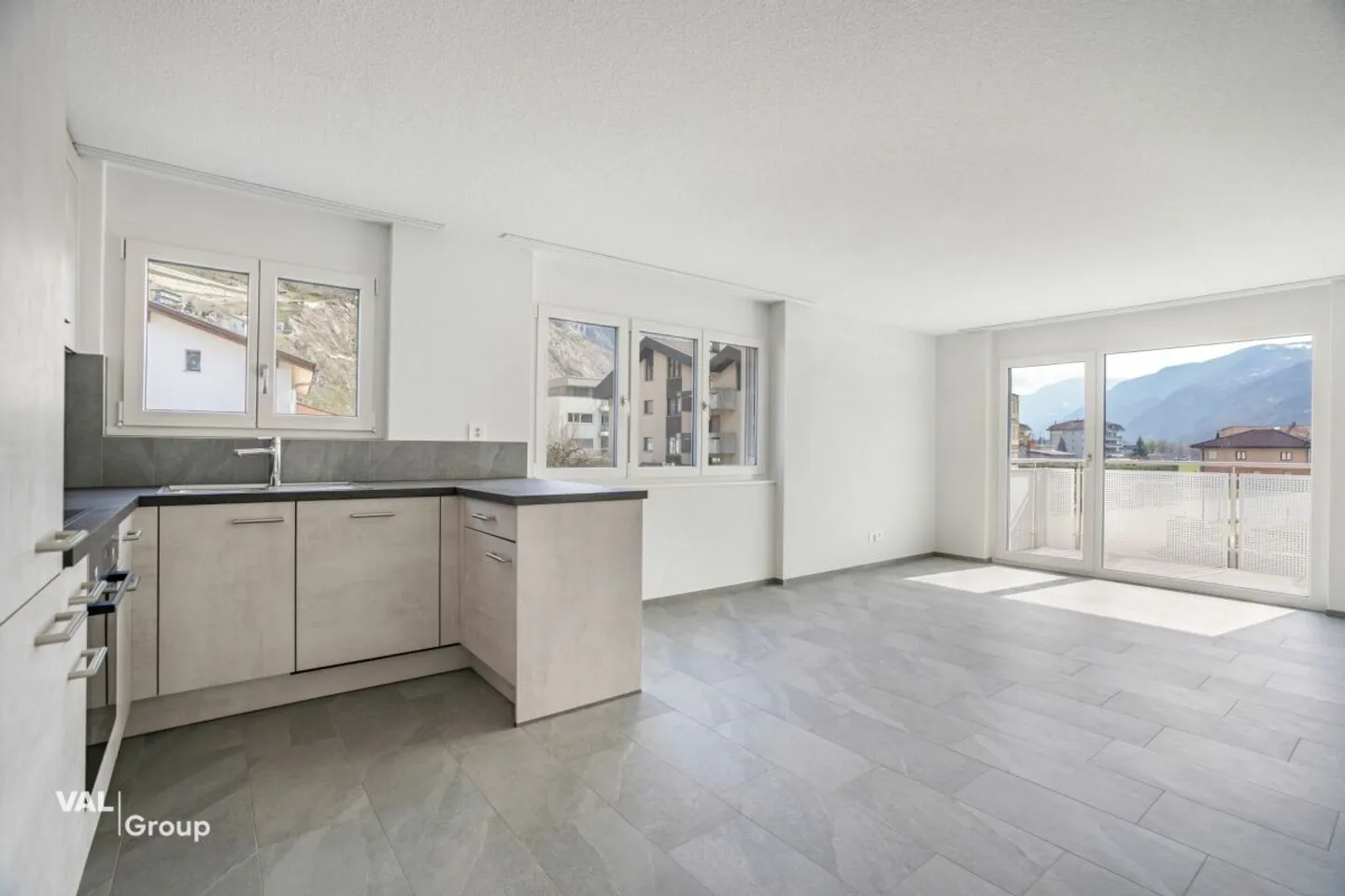 Bright 3.5-room new apartment with balcony - Living in Steg - Photo 3 of 13