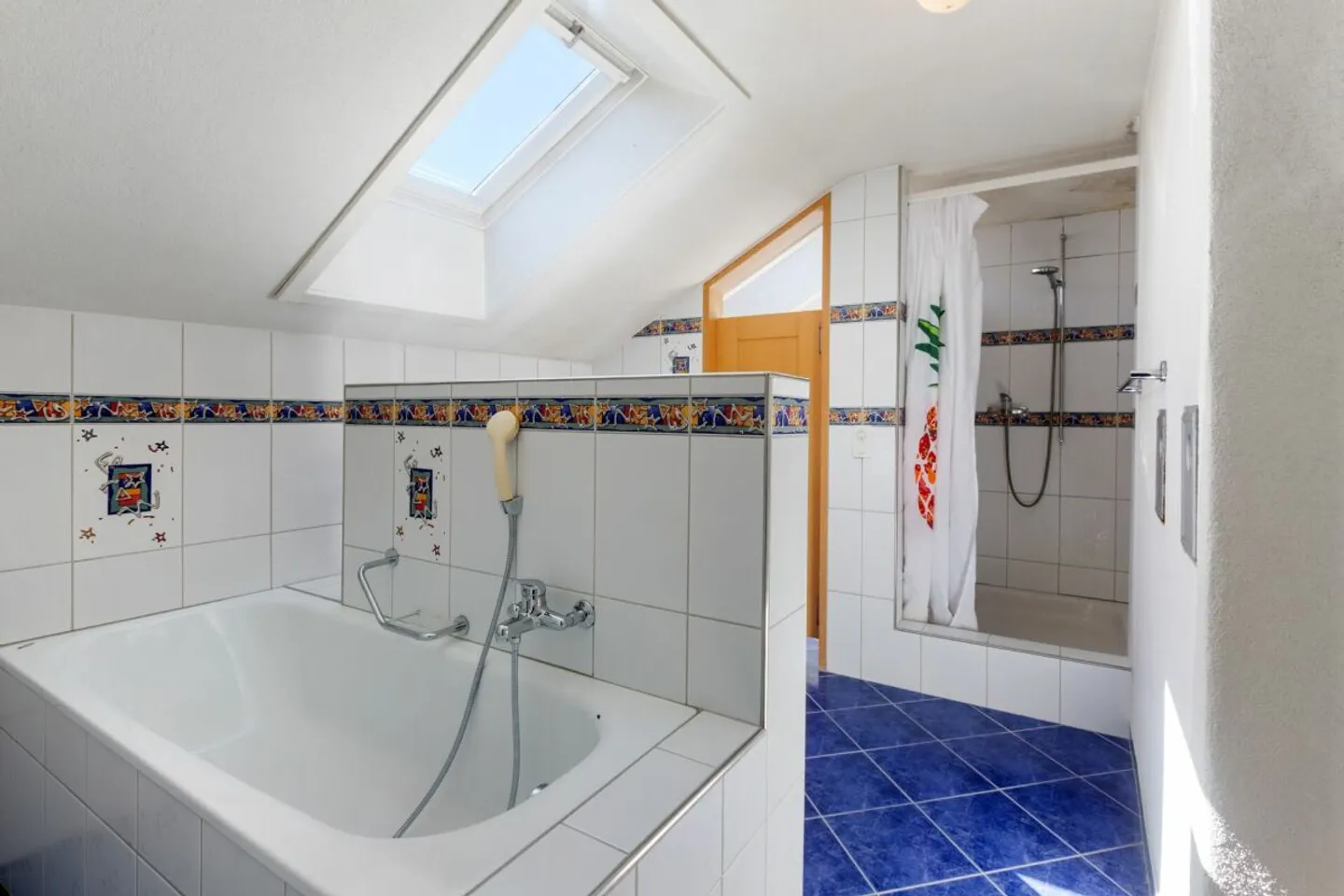 Villa storica con carattere e spazio per nuove idee - Foto 4 di 13