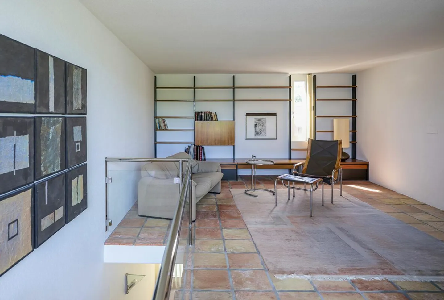 Appartamento duplex di 5.5 locali con vista da sogno, piscina esterna e campo da tennis - Foto 3 di 13