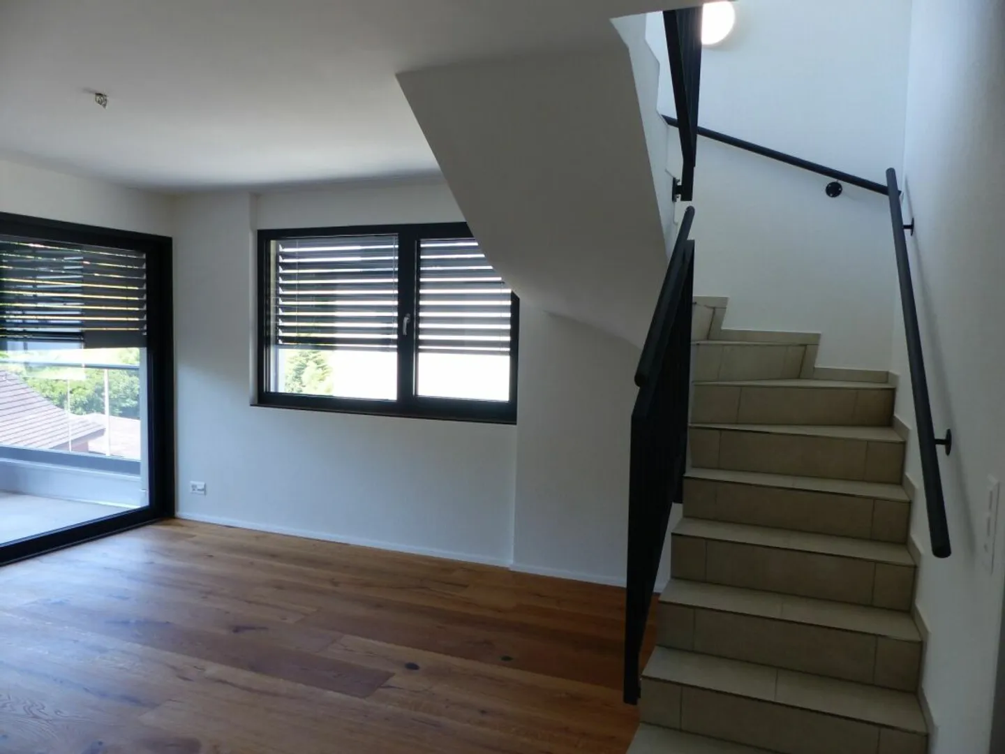 ATTRACTIVE 4.5 ROOM ATTIC FOR RENT / NEW BUILDING - Photo 9 of 13