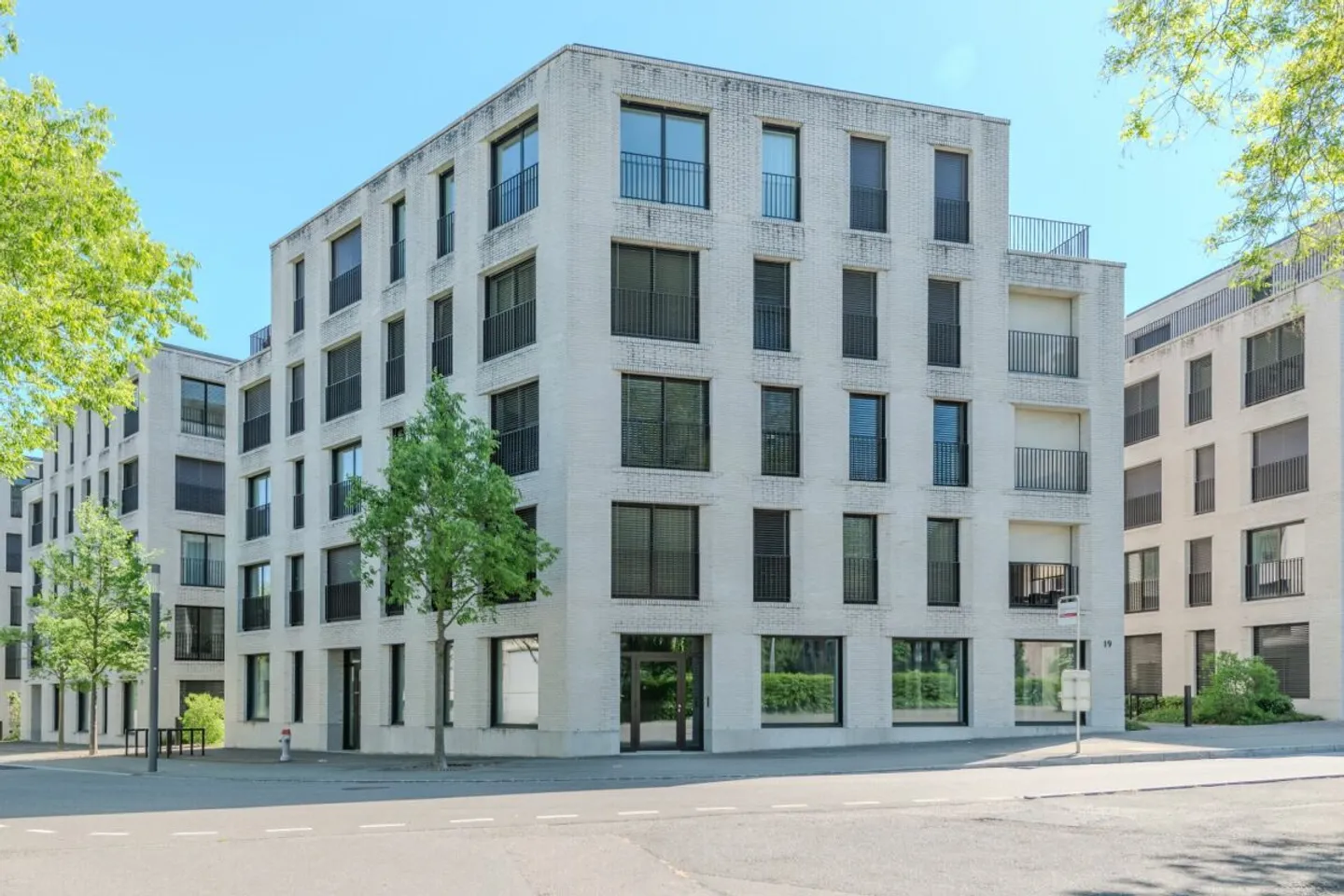 Spazi per uffici moderni nell'edificio Max Dudler a Rheinfelden (AG) - Foto 12 di 13