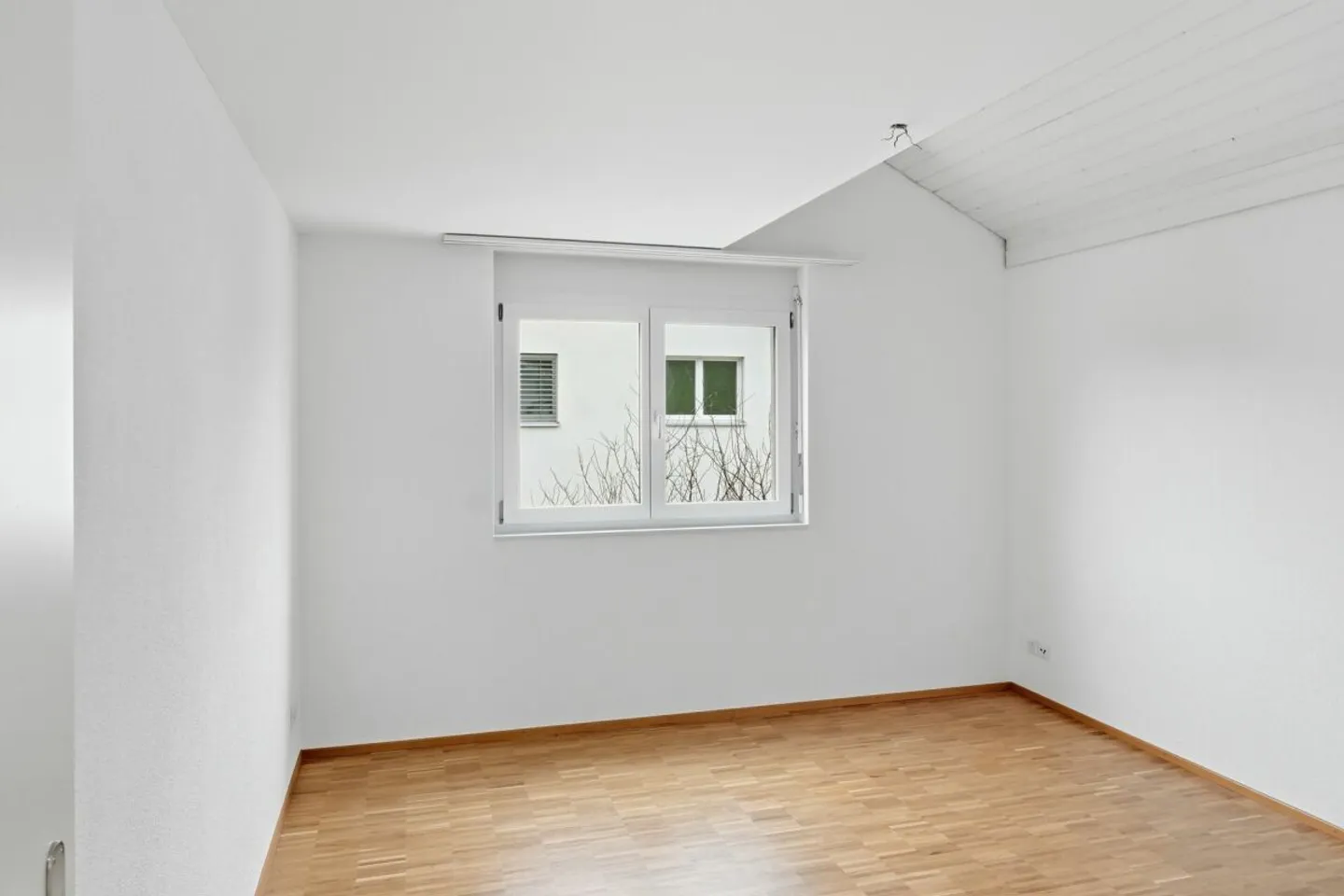 Appartement en Maisonette de 5,5 pièces lumineux en emplacement central - Photo 8 sur 13