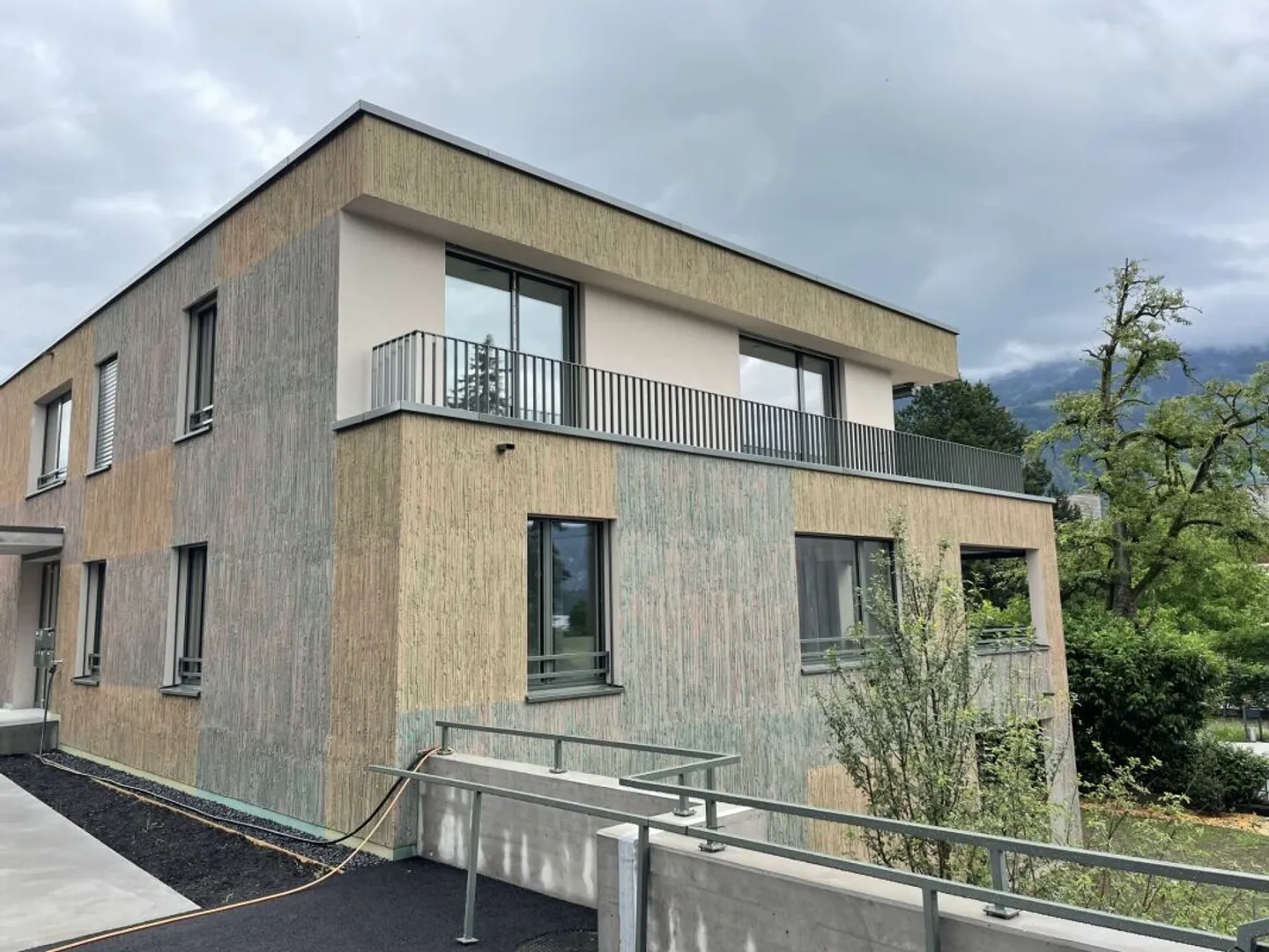 Primo affitto appartamento attico di 2.5 locali di nuova costruzione con vista lago e montagna - Foto 8 di 10