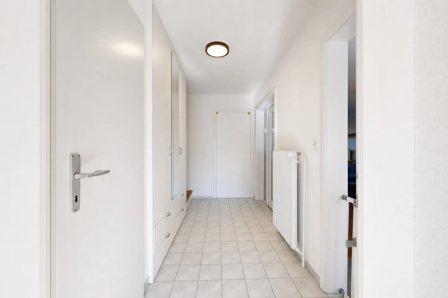 Attraktives 4.5-Zimmer-Einfamilienhaus mit Garage, Balkon und Garten in Reinach - Photo 2 of 13