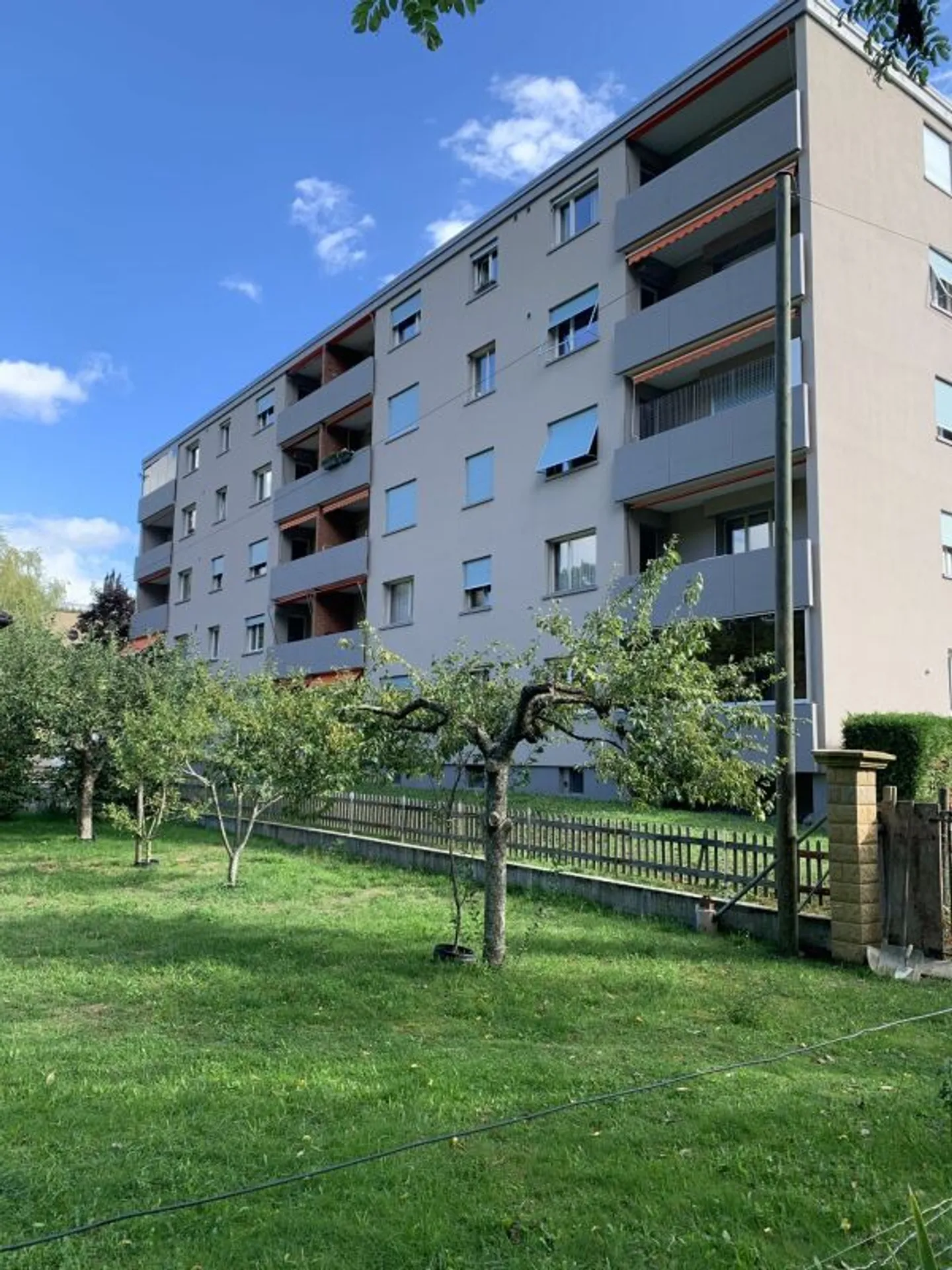 Appartement de 2 pièces dans un joli cadre de verdure - Photo 1 of 8