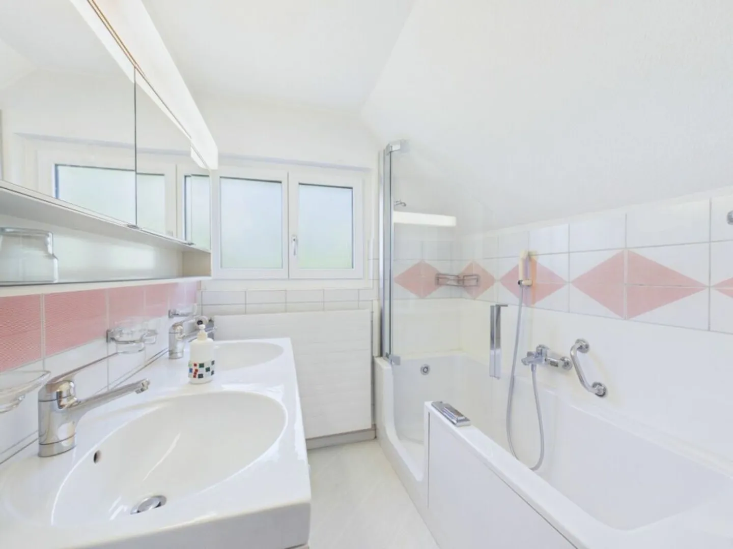 Einfamilienhaus mit Seesicht & Potenzial - Foto 11 von 13