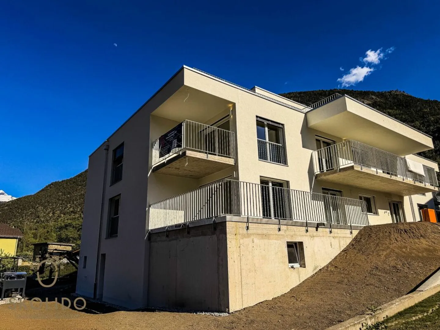 Modernes Apartment in Gamsen - Foto 1 von 13