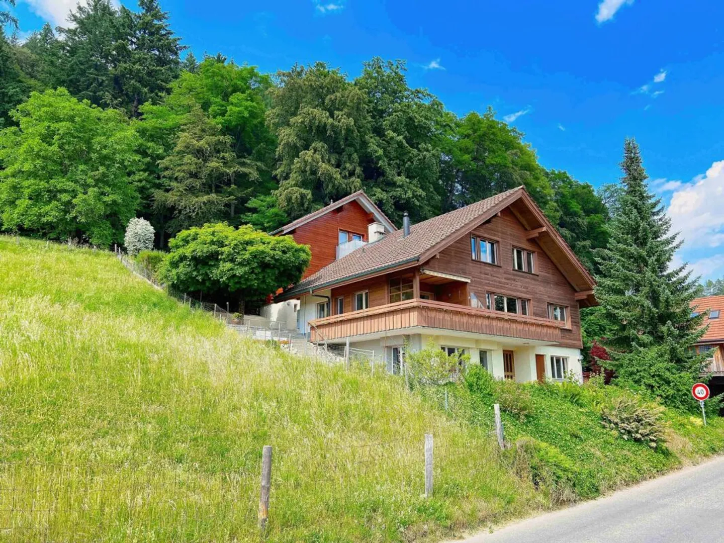 Spacious semi-detached house with a distant view - limited until the end of 2026 - Photo 1 of 13