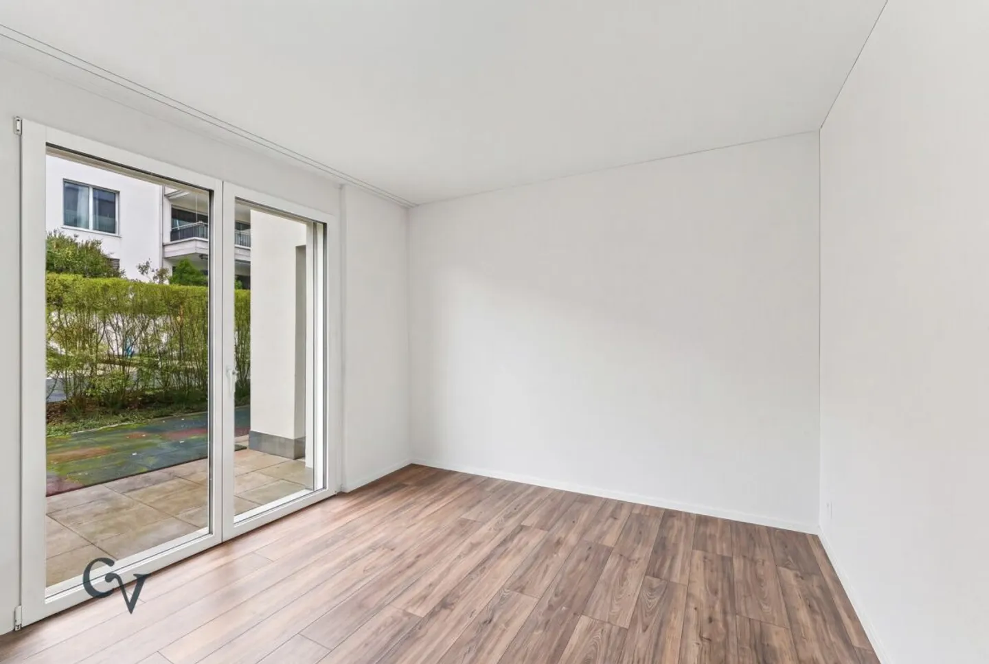Familienhaus mit grosszügigem Garten - Foto 6 von 13