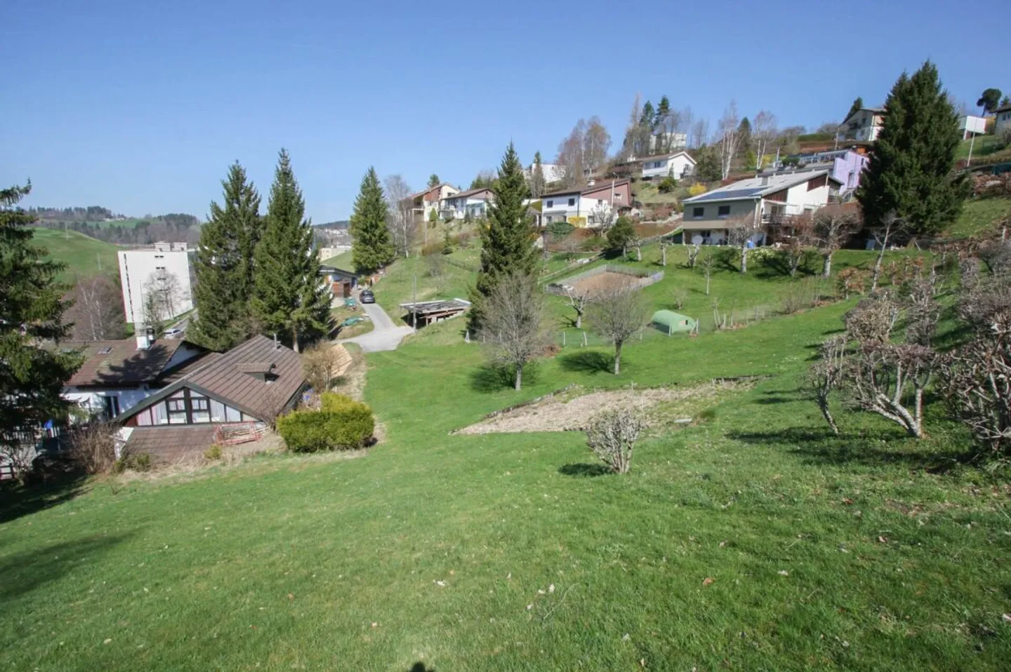 Zwei neue Villen mit 5,5 Zimmern in den Höhenlagen von Locle - Foto 7 von 11