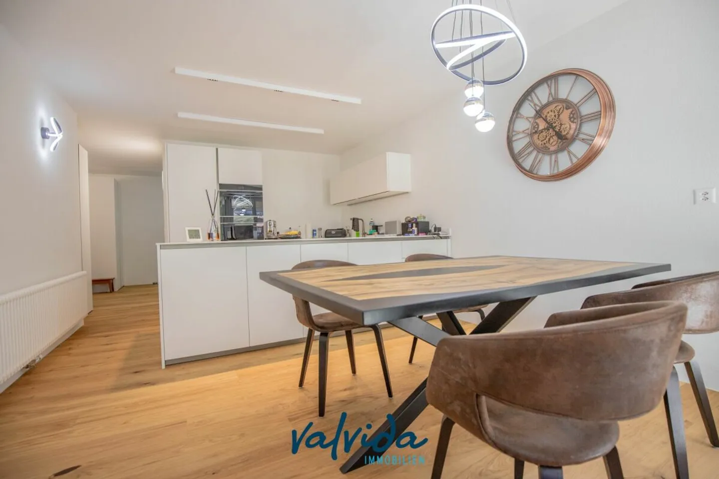 Appartement moderne avec vue sur les montagnes - Photo 5 sur 12