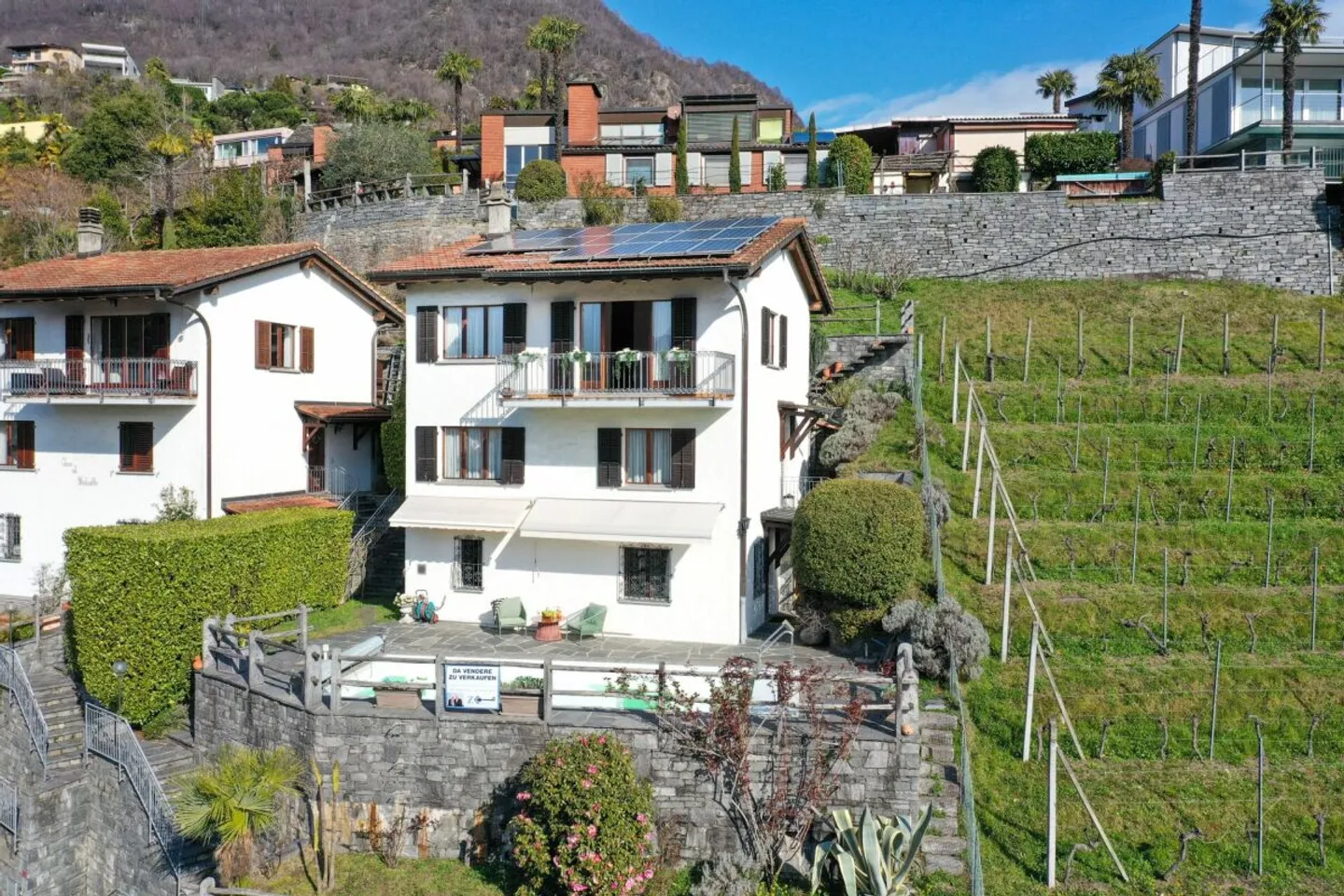 SOLD!!! Charming single-family house with pool and separate guest studio - Photo 3 of 13