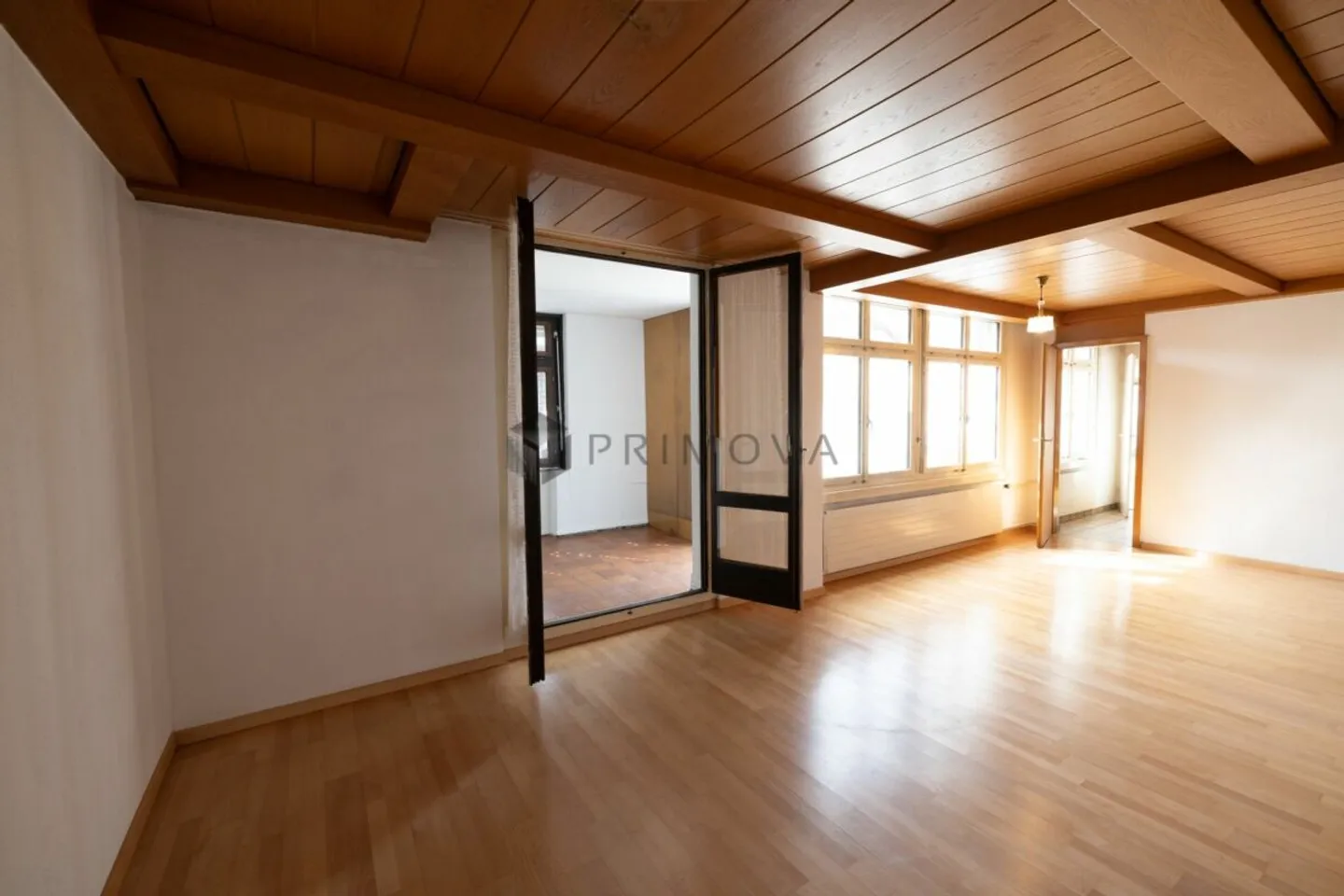 Sunny penthouse apartment in St. Margrethen at the three-country corner - Photo 5 of 13