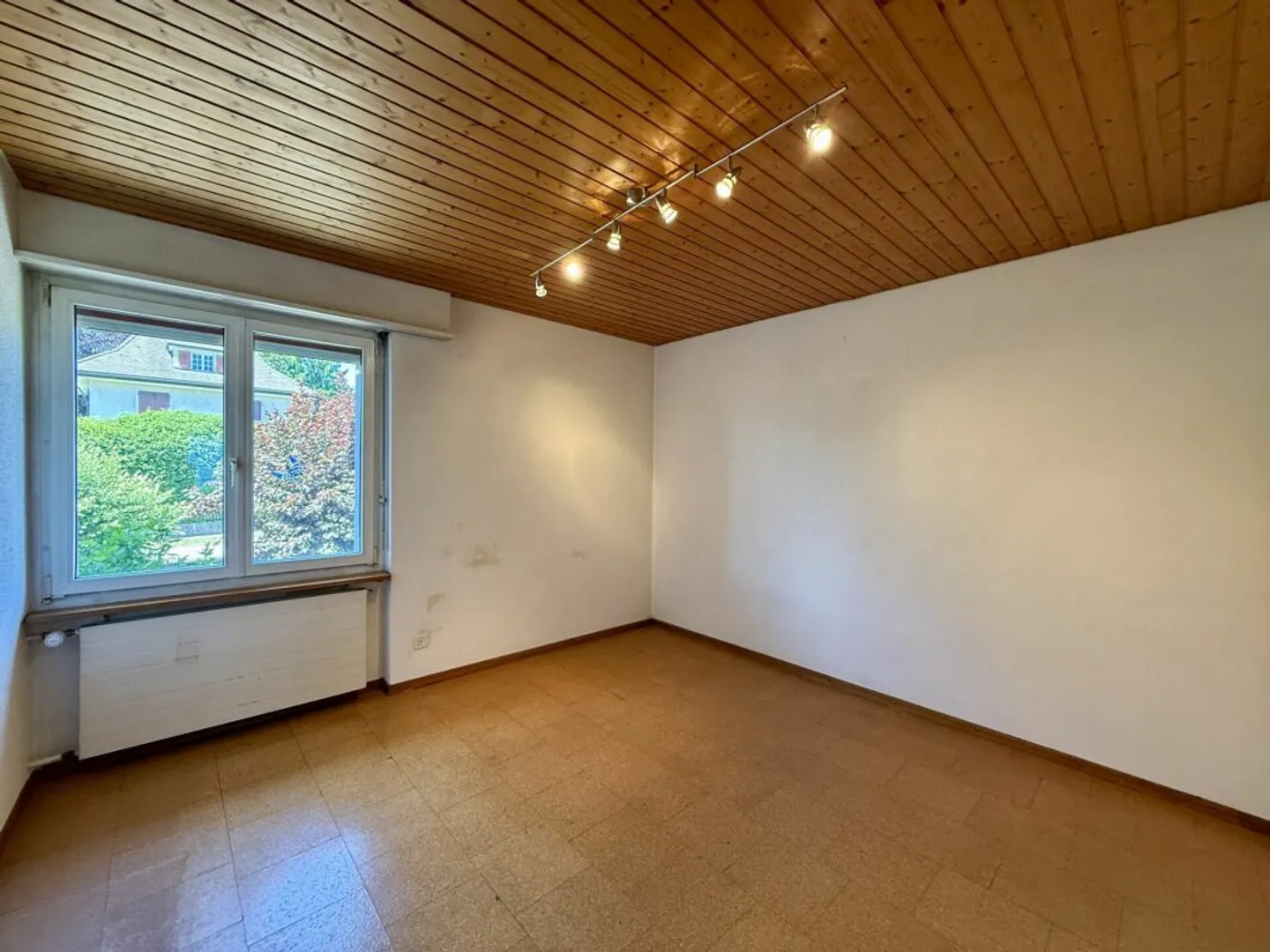 Dream Home with Potential: 5.5-Room Single-Family House in Niederbuchsiten - Photo 8 of 13