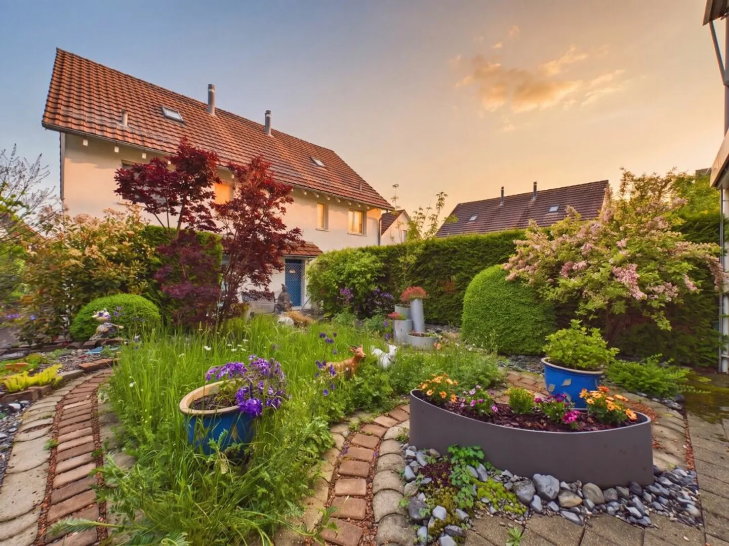 Where Living Quality is Home - Family House with Winter Garden and Solar System - Photo 2 of 11