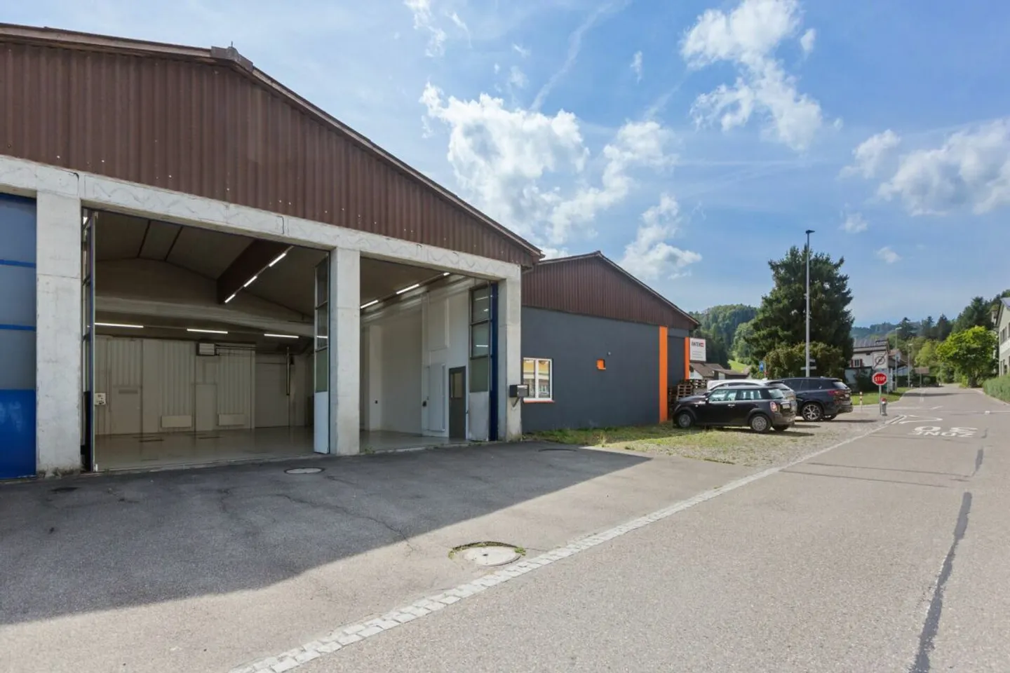 Espace commercial polyvalent - Photo 2 sur 8
