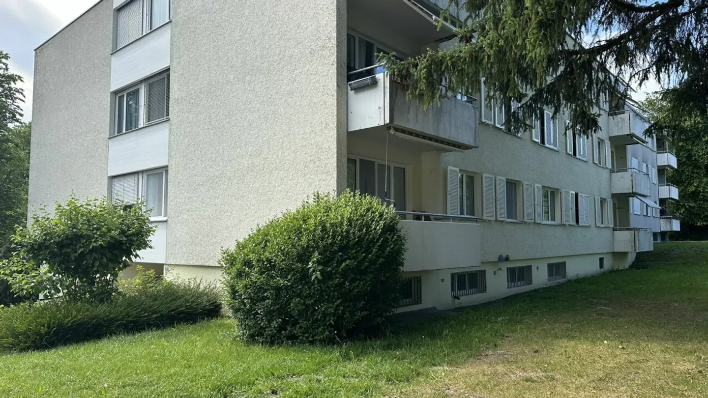 Attractive 4-room apartment in a central location in Pfäffikon - Photo 1 of 9