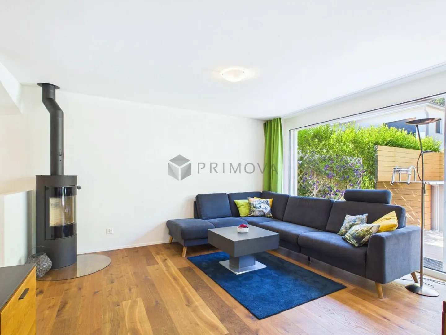 Bezauberndes 5.5 Zimmer - Doppeleinfamilienhaus &amp; Garten in Top-Quartier - Foto 2 von 13