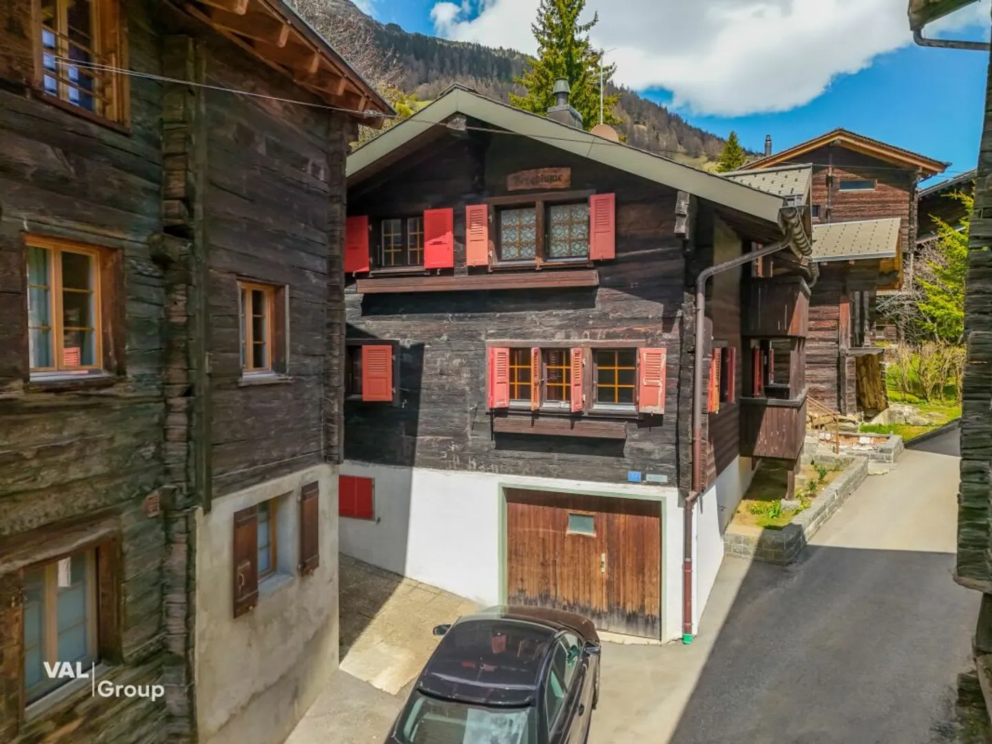 Maison multifamiliale authentique du Valais avec studio séparé à Reckingen - Photo 1 sur 13