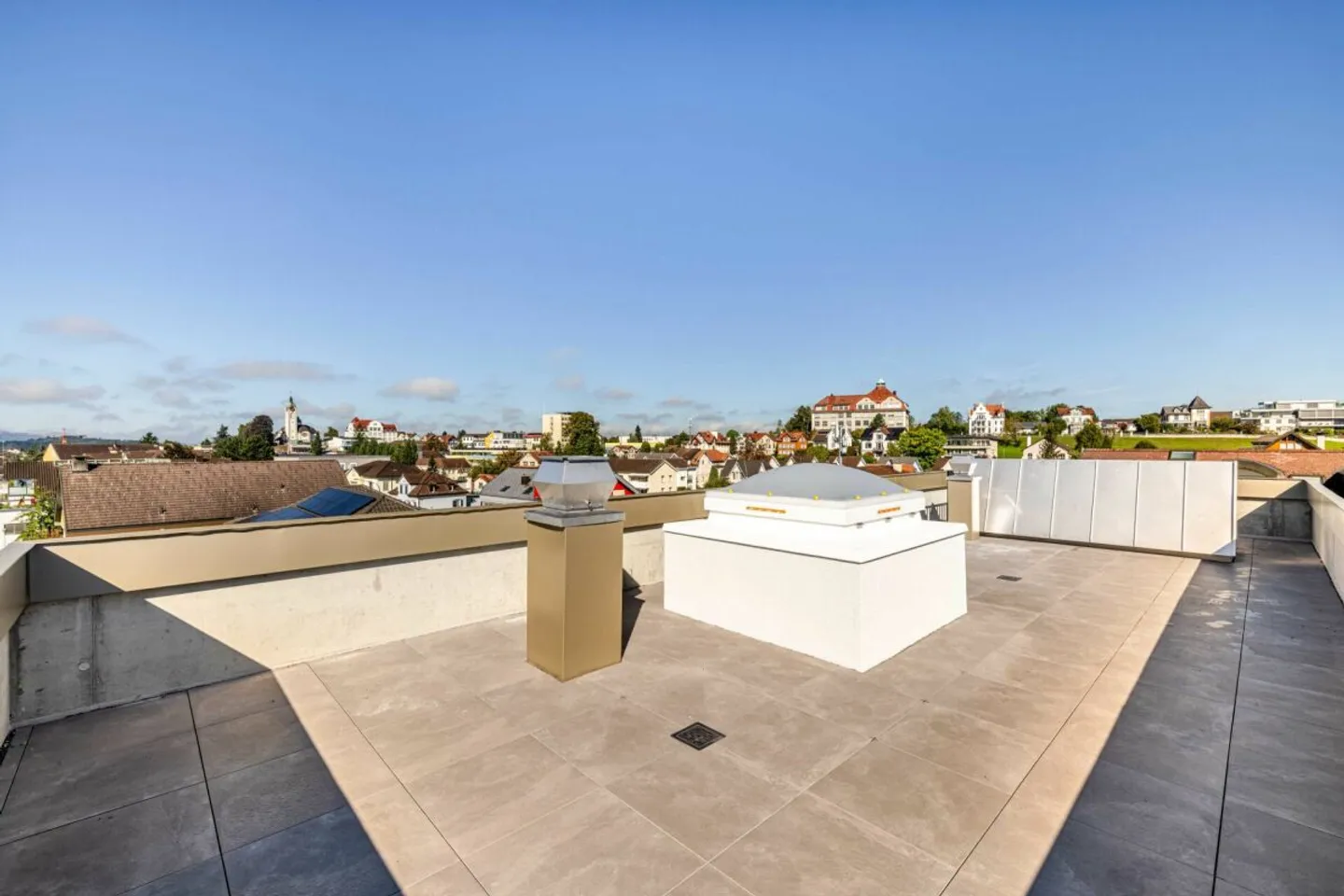 Einzigartige 2.5-Zimmer-Wohnung mit riesiger privater Dachterrasse - Foto 6 von 11