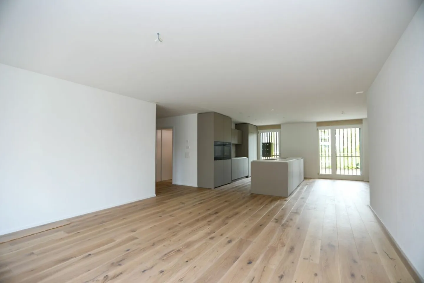 Appartement de 4.5 pièces de haute qualité dans un emplacement central - Photo 1 sur 7