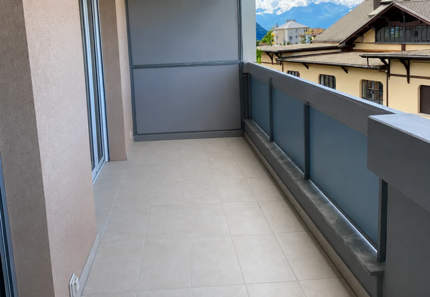 Bel appartement rénové 3.5 pièces avec magnifique vue sur le lac - Photo 9 sur 9