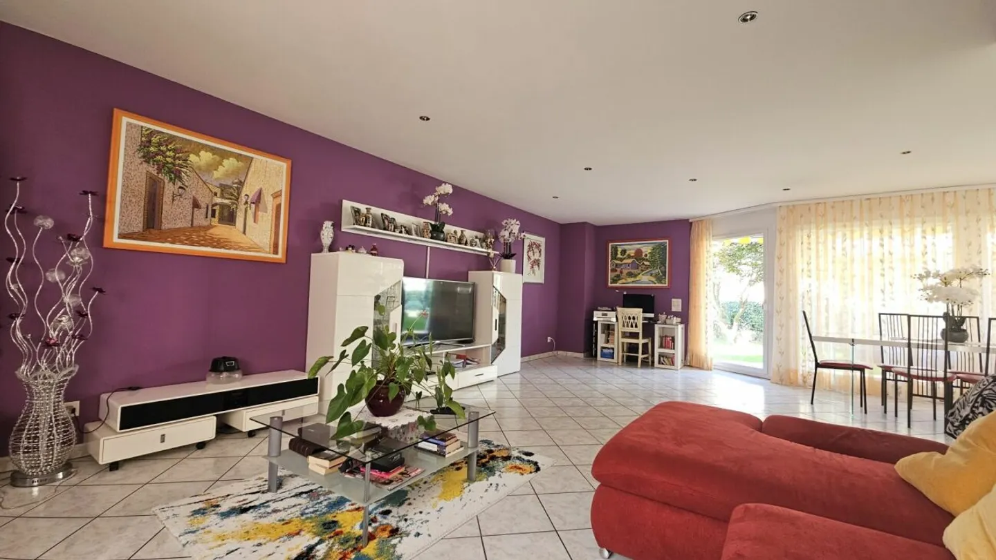 Charming Detached House with Garden - Foto 5 di 13