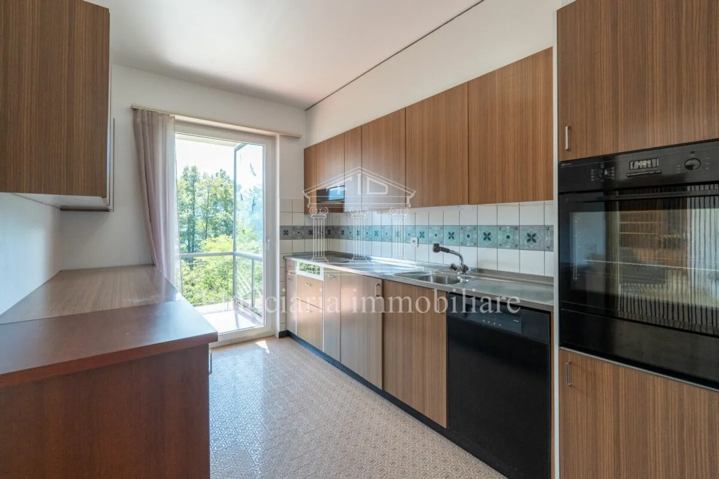 LOCARNO MONTI - Multi-family house with lake view and garden - Photo 7 of 12