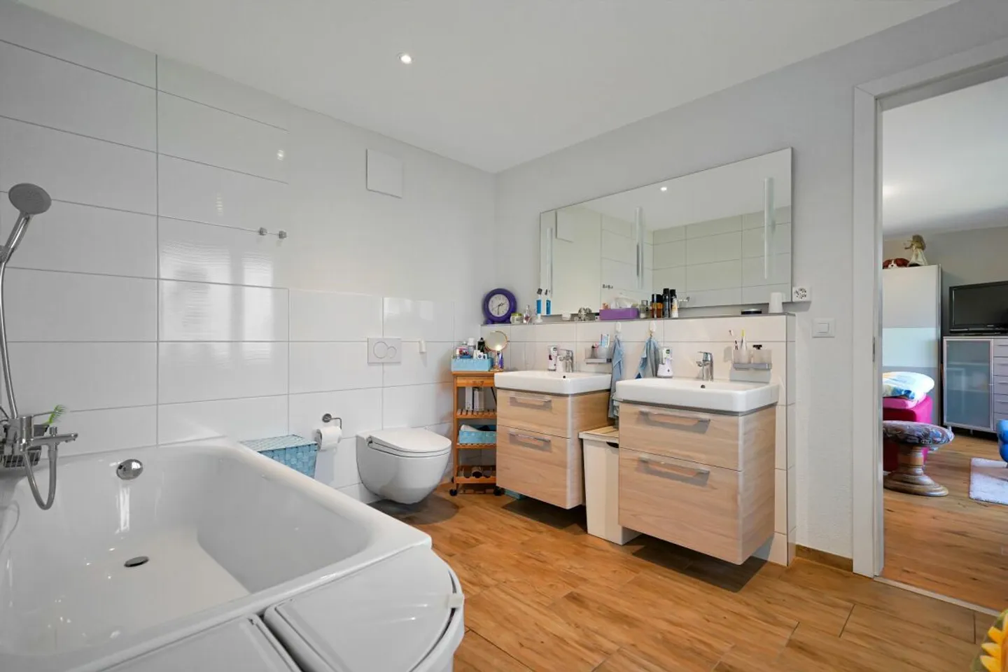 Modern, bright terrace apartment with large garden - Photo 8 of 13