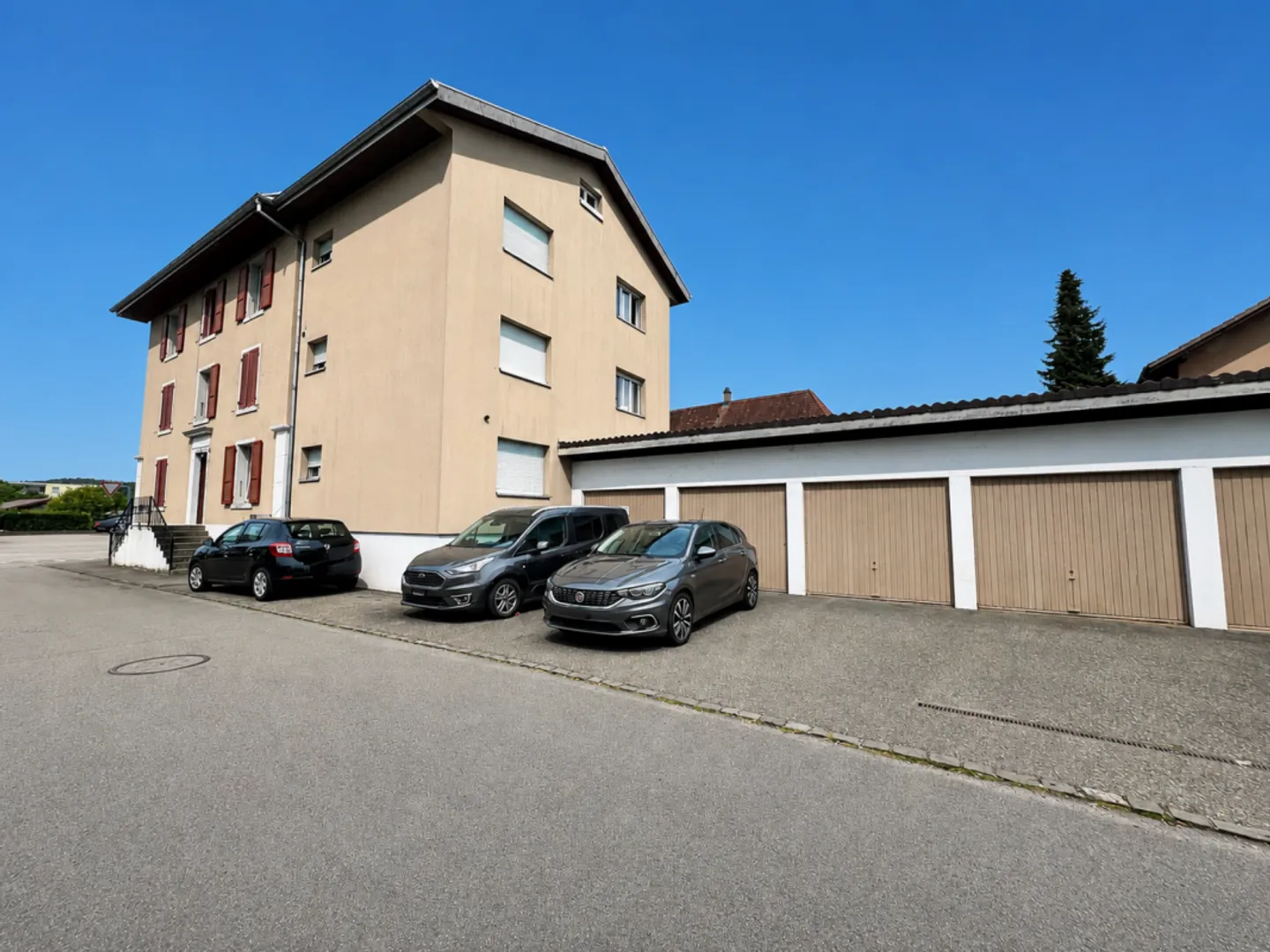 Investitions-Mehrfamilienhaus - Foto 1 von 11