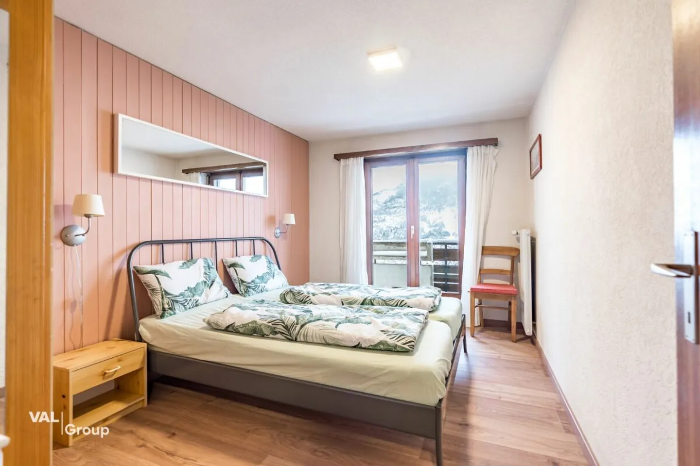 Spacious 4.5-room apartment in Eischoll - furnished, sunny location with two balconies - Photo 5 of 13