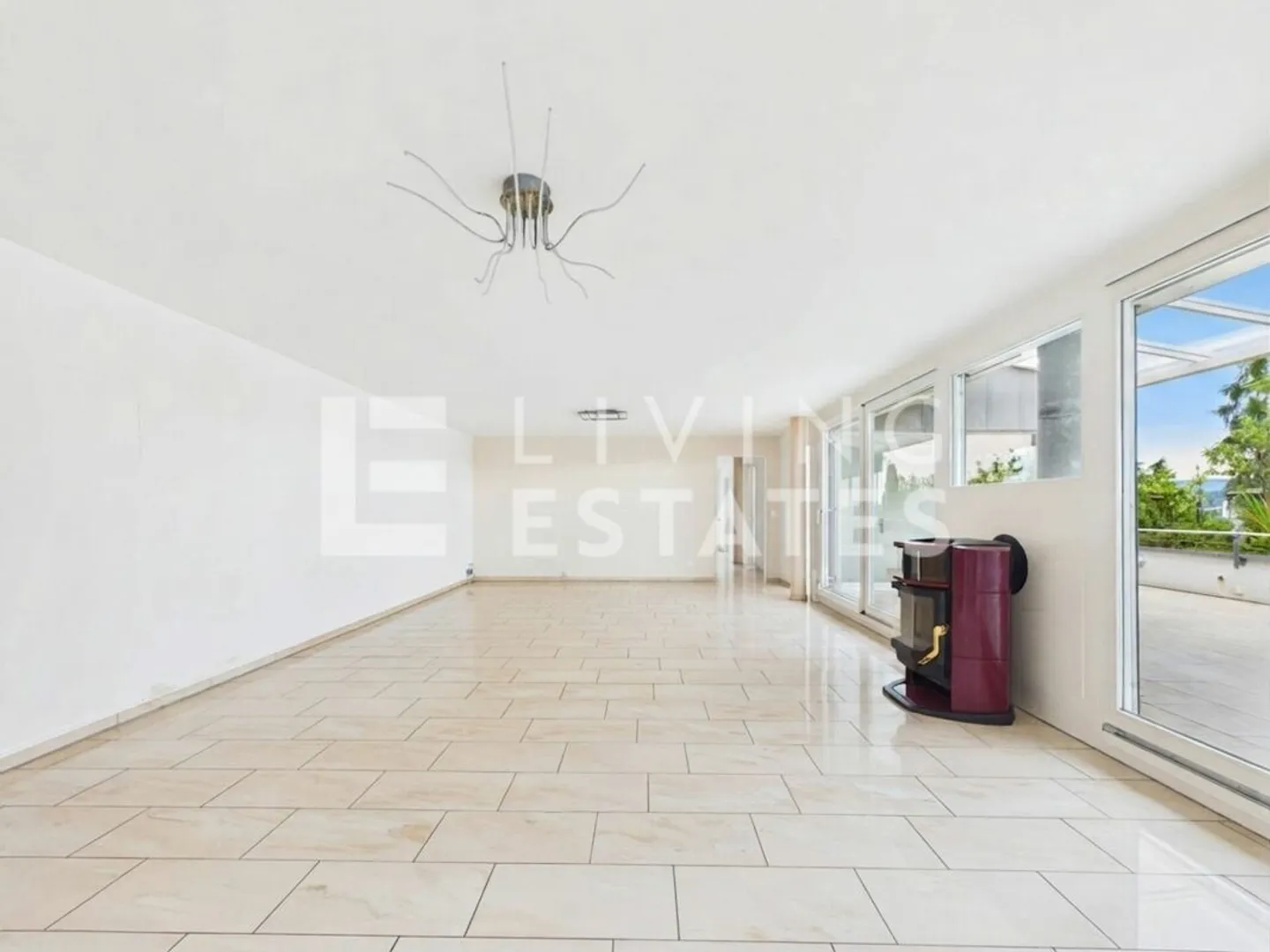 Geräumiges Luxushaus mit Terrasse - Foto 2 von 13