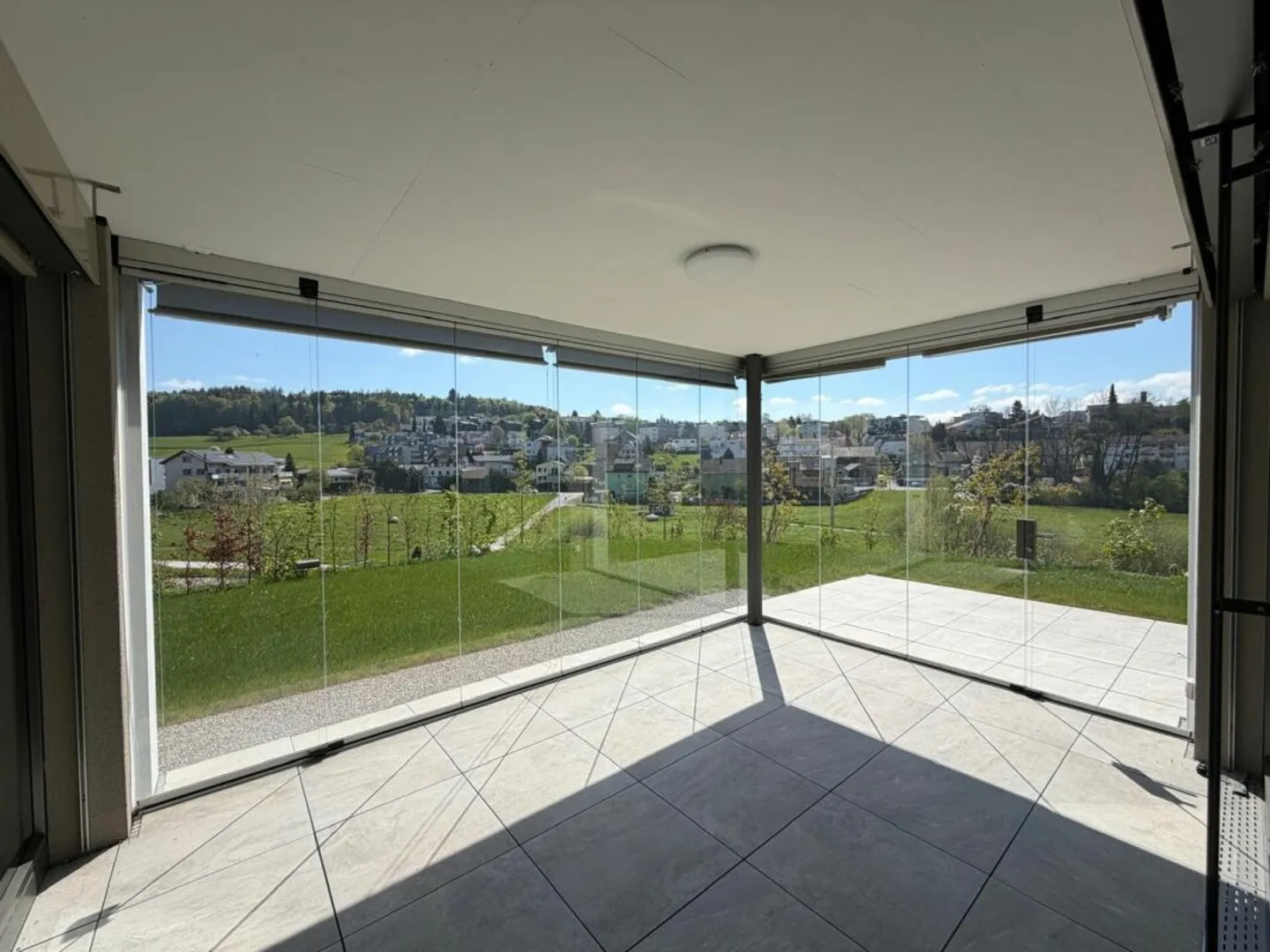 Rentrer chez soi du côté ensoleillé à Wil avec une vue TOP !! - Photo 12 sur 13