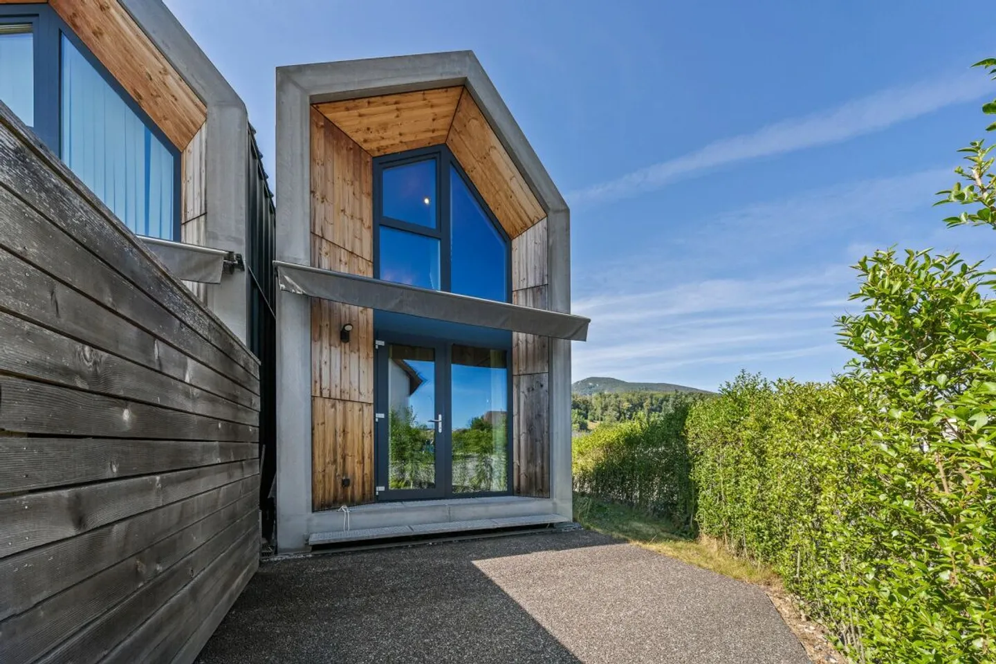 SMART AND COMPACT - TINY HOUSE - Photo 3 of 10